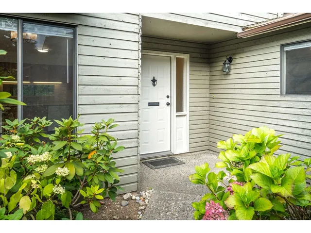 1768 LILAC DRIVE, Surrey 4