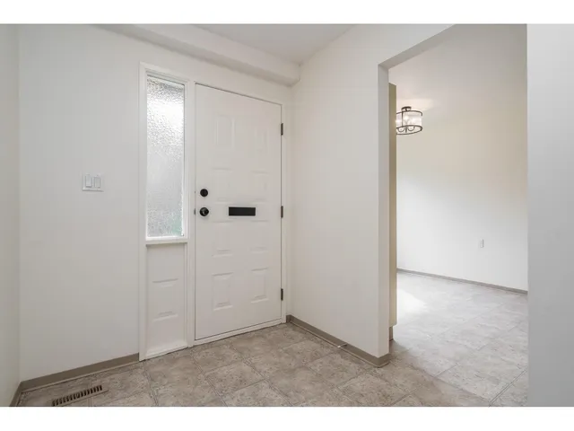 1768 LILAC DRIVE, Surrey 5