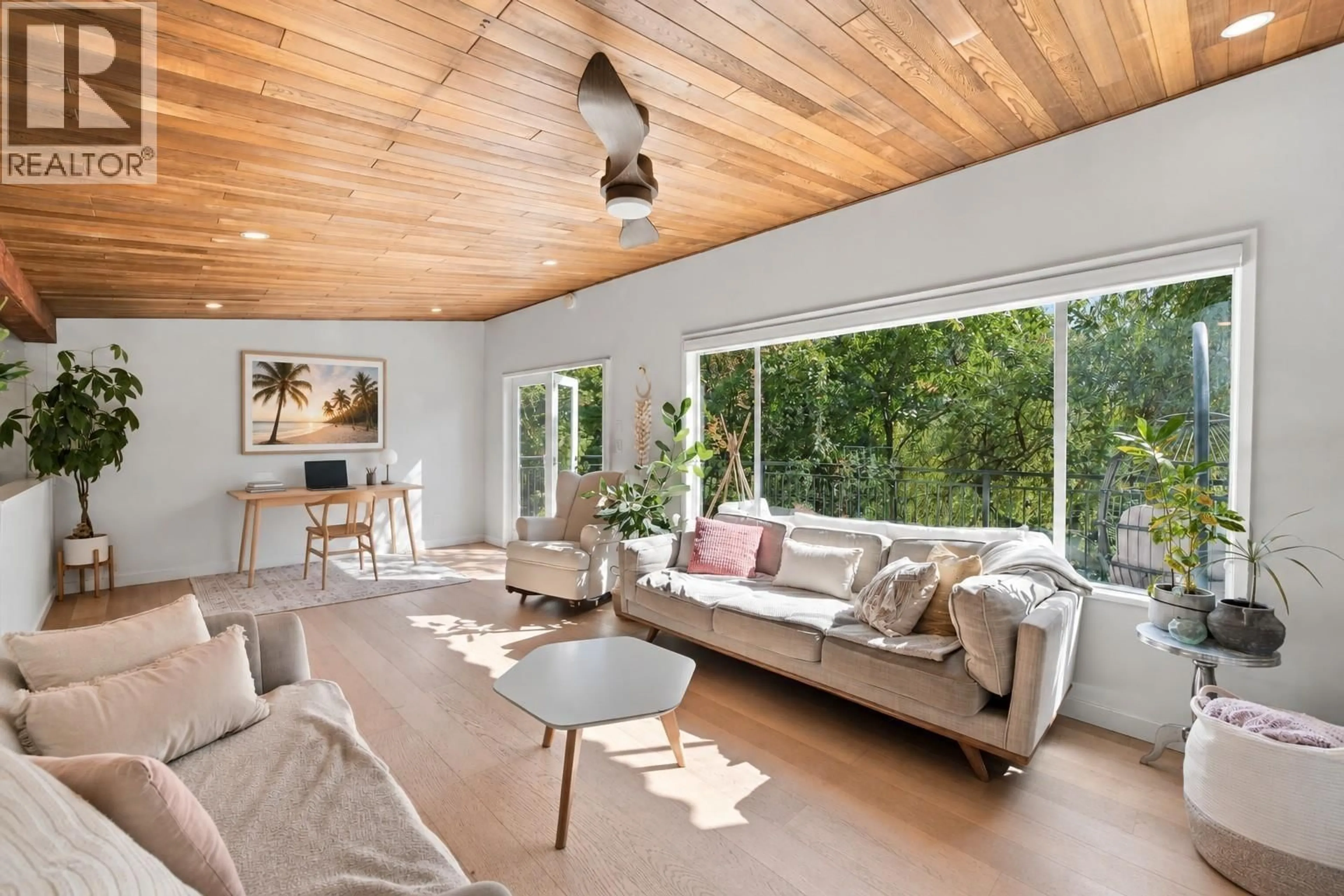 Living room with furniture, wood/laminate floor for 2787 PANORAMA DRIVE, North Vancouver British Columbia V7G1V7