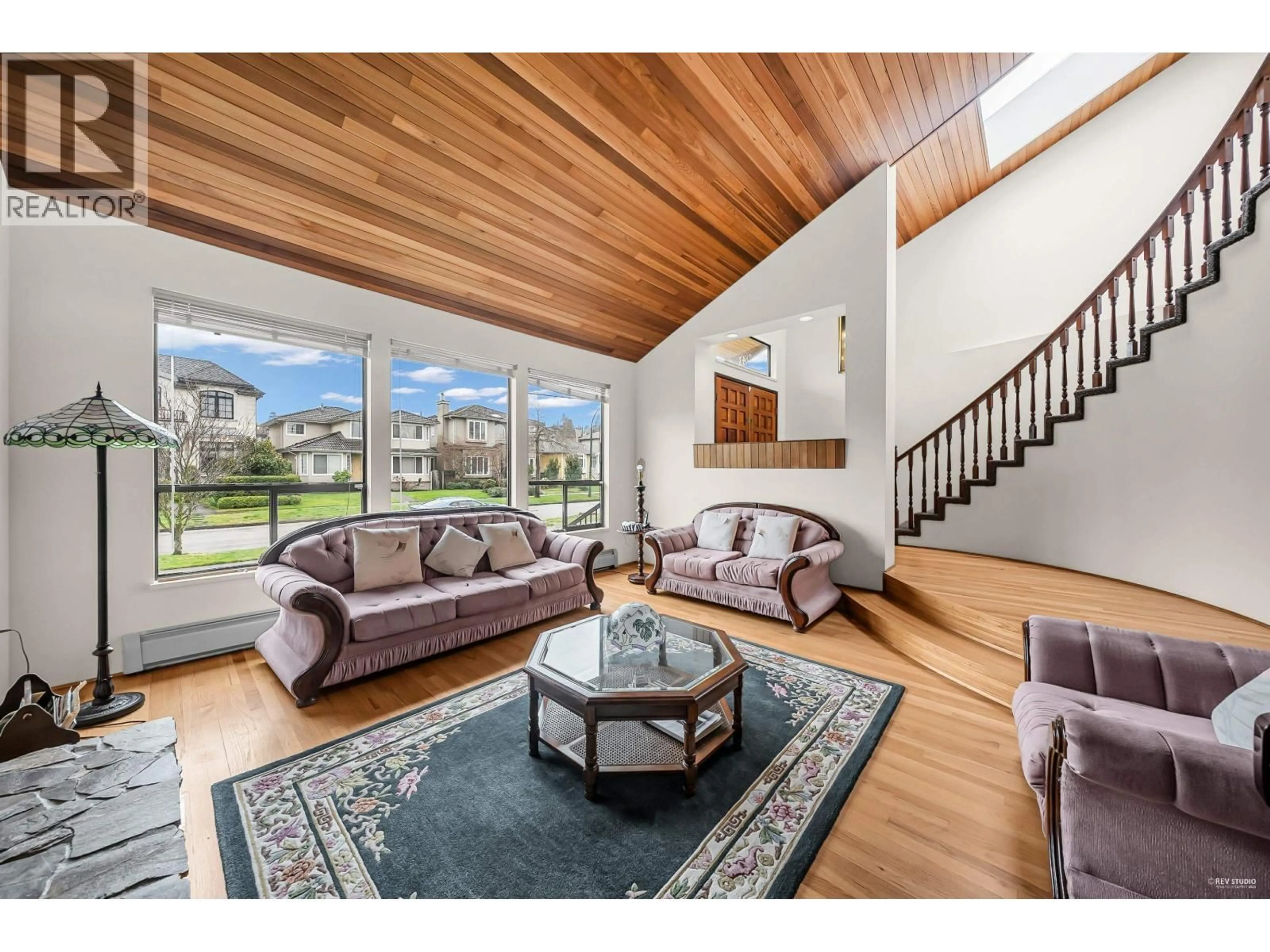 Living room with furniture, wood/laminate floor for 2843 22ND AVENUE, Vancouver British Columbia V6L1M7
