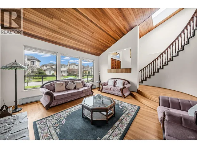 2843 22ND AVENUE, Vancouver 5