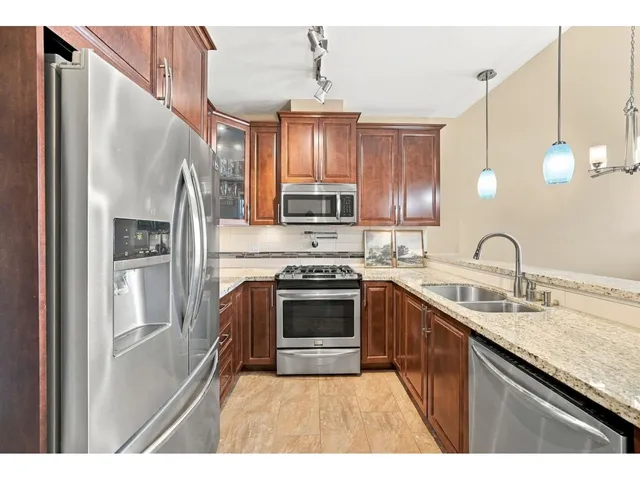 617B - 8157 207 STREET, Langley 3