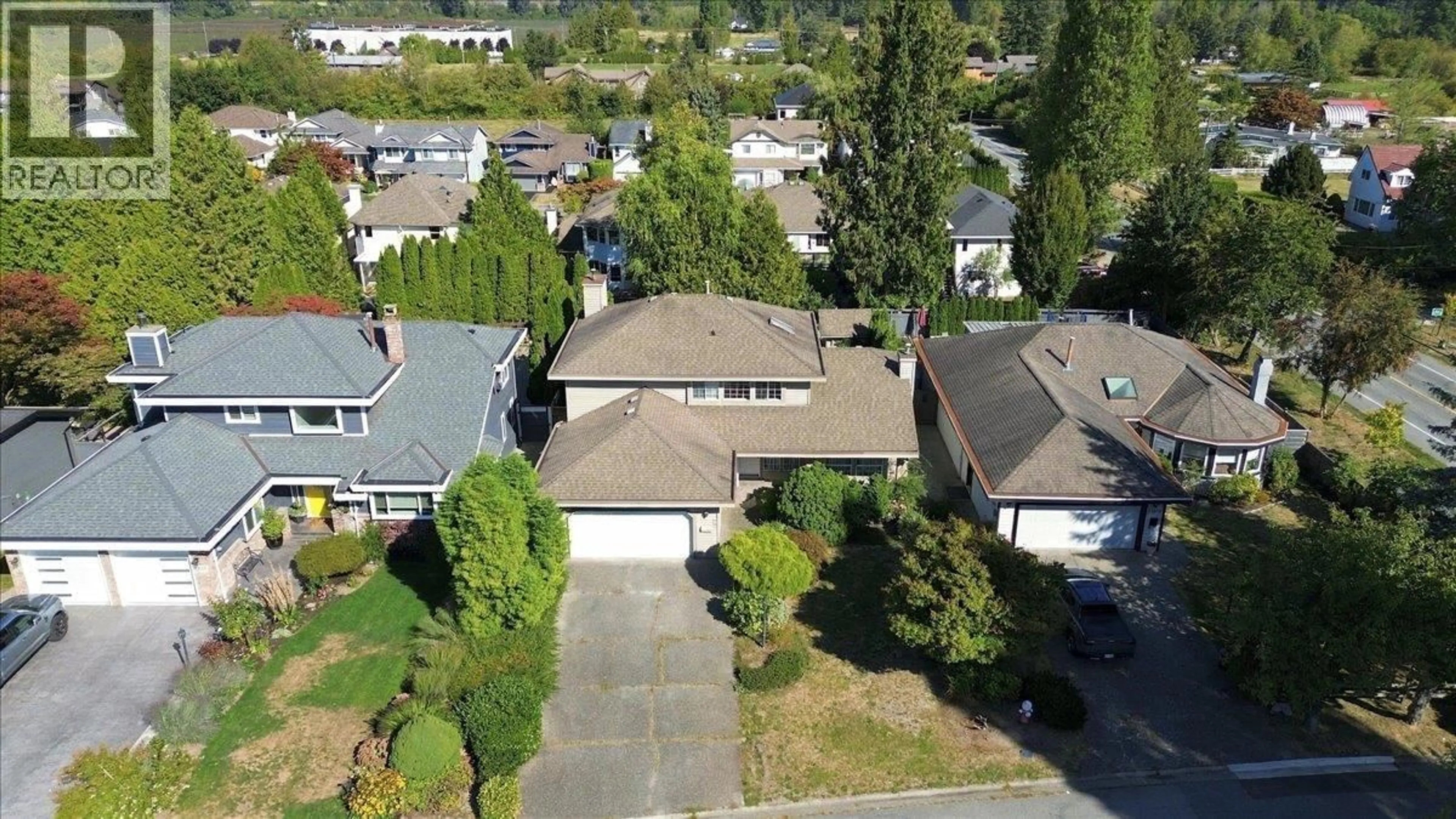 A pic from outside/outdoor area/front of a property/back of a property/a pic from drone, street for 21583 126 AVENUE, Maple Ridge British Columbia V4R2H1