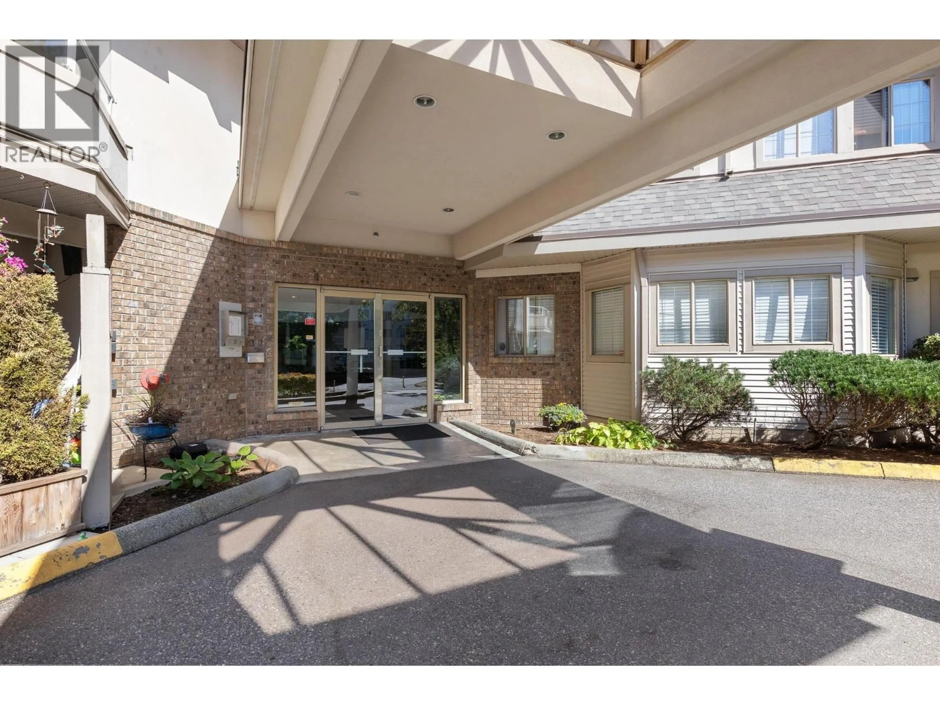 Indoor foyer for 307 - 19241 FORD ROAD, Pitt Meadows British Columbia V3Y2N4