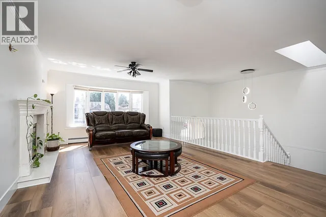 7865 16TH AVENUE, Burnaby 3
