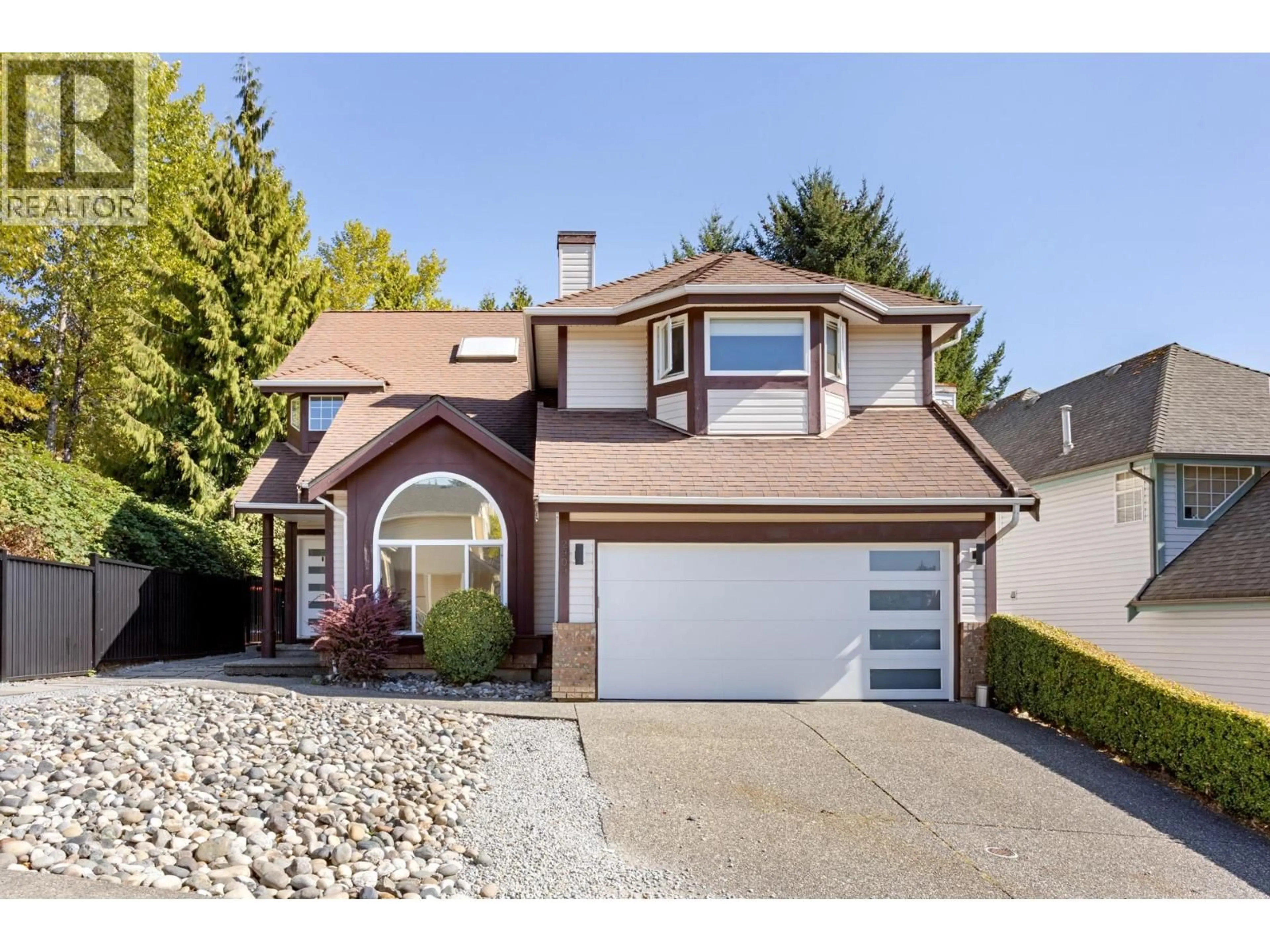 Home with vinyl exterior material, street for 2909 MEADOWVISTA PLACE, Coquitlam British Columbia V3E2R9