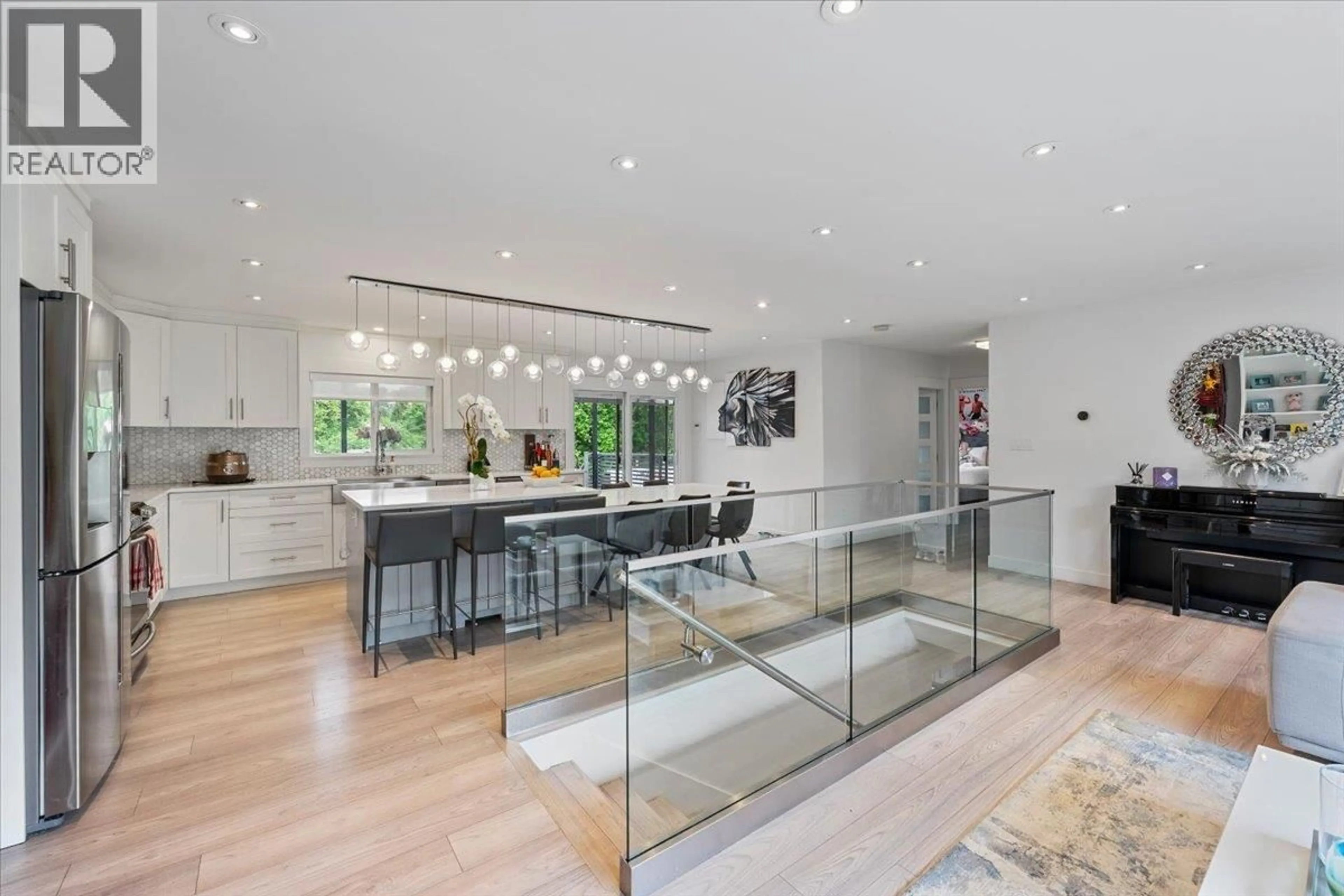 Contemporary kitchen, unknown for 23177 WILLETT AVENUE, Richmond British Columbia V6V3C6