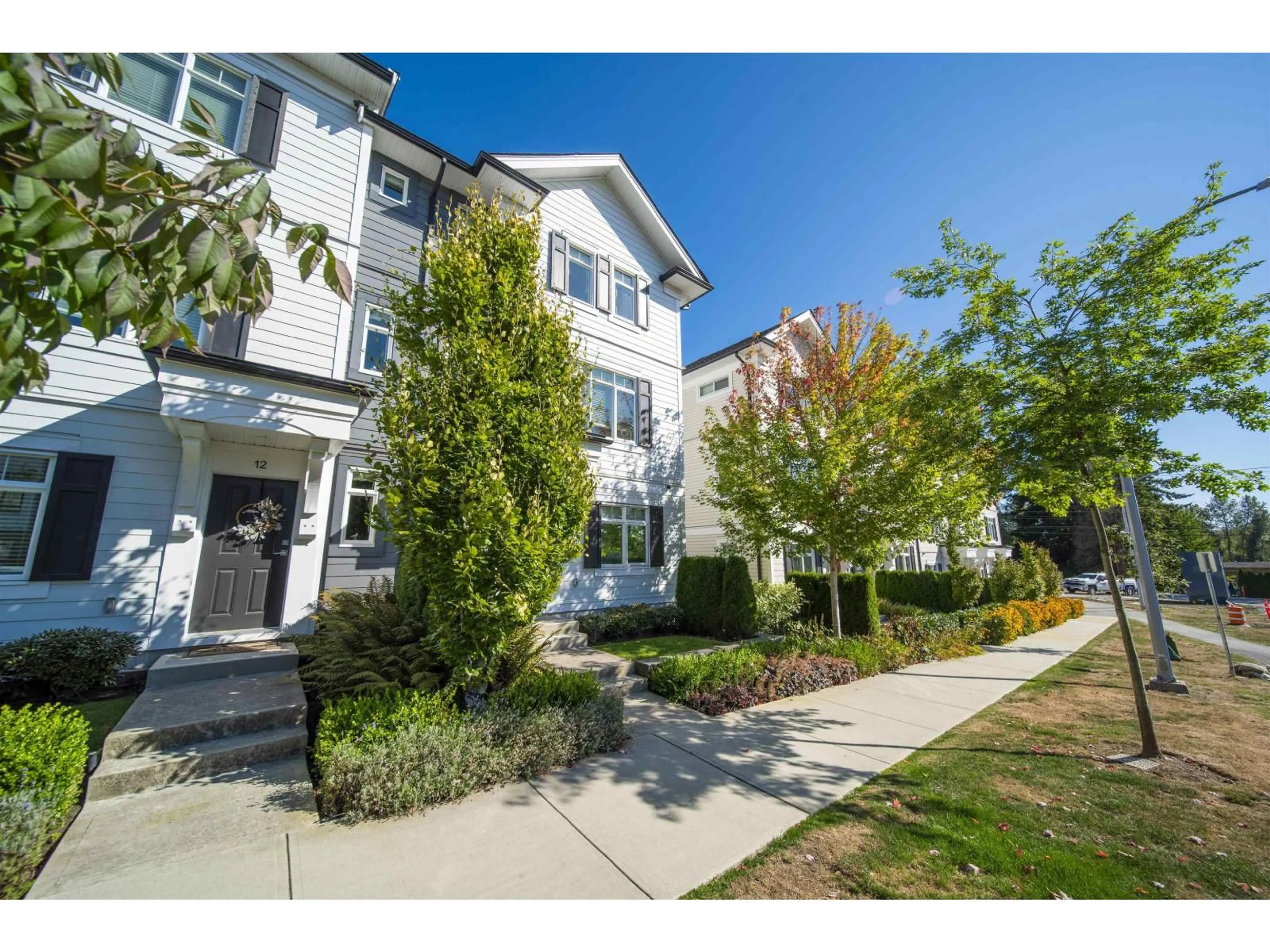 A pic from outside/outdoor area/front of a property/back of a property/a pic from drone, street for 13 - 2070 OAK MEADOWS DRIVE, Surrey British Columbia V3Z1J1