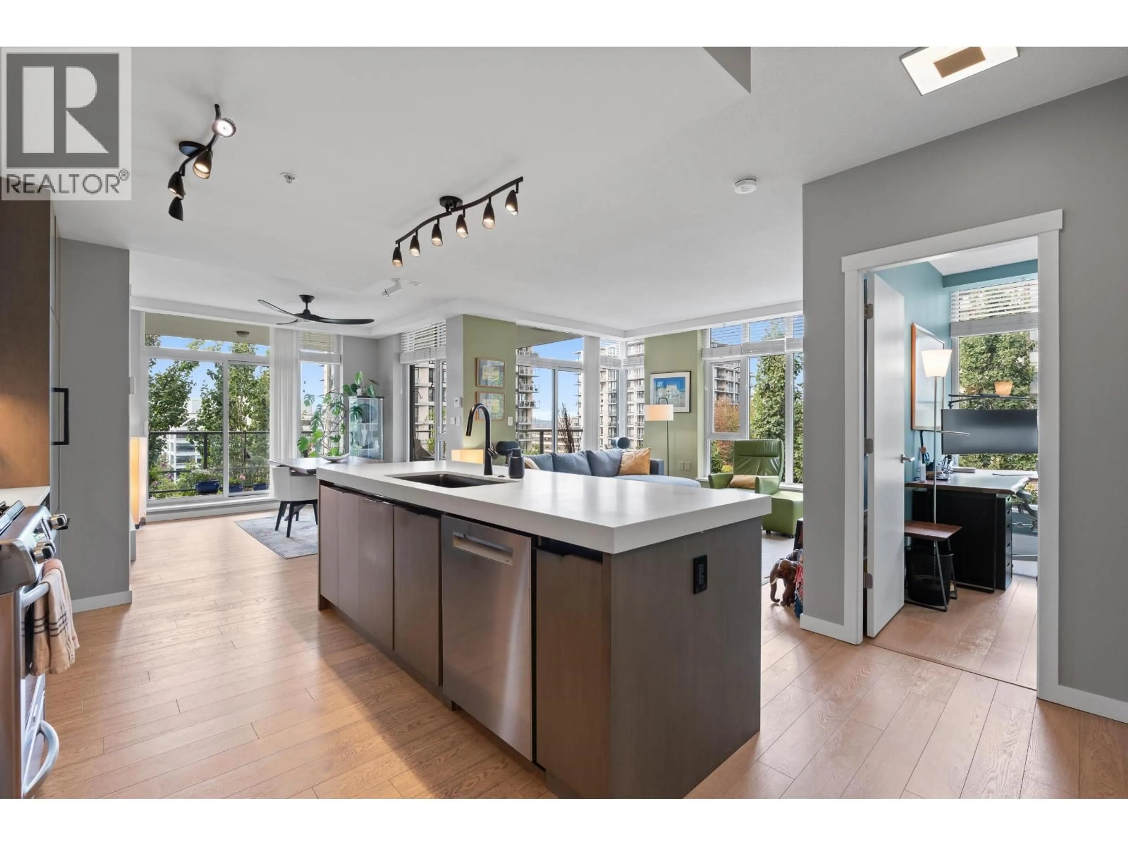 Open concept kitchen, unknown for 308 - 135 2ND STREET, North Vancouver British Columbia V7M0C5