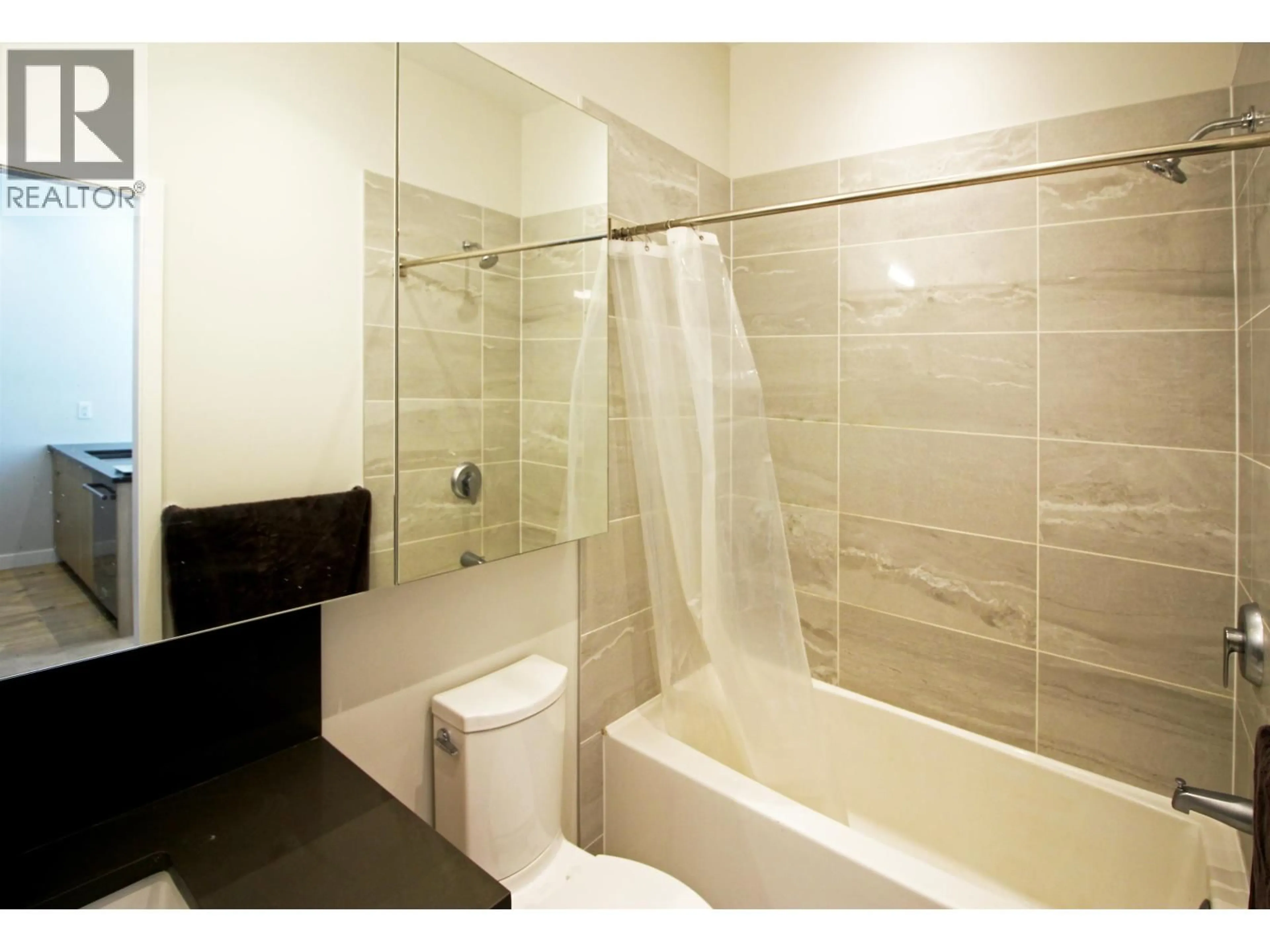 Standard bathroom, ceramic/tile floor for 522 - 3430 KENT AVENUE SOUTH, Vancouver British Columbia V5S0G7