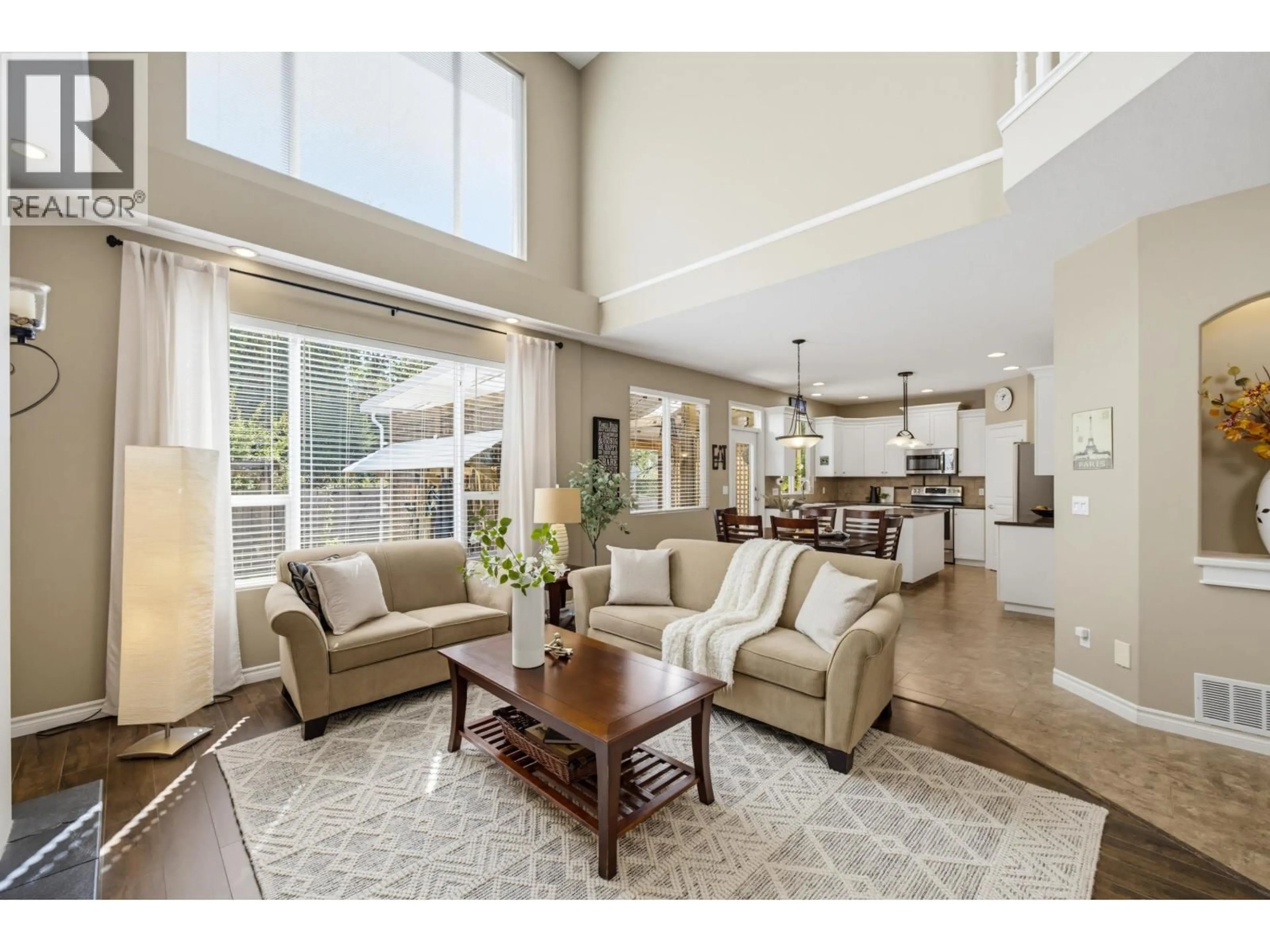 Living room with furniture, unknown for 24070 HILL AVENUE, Maple Ridge British Columbia V2W1Z9