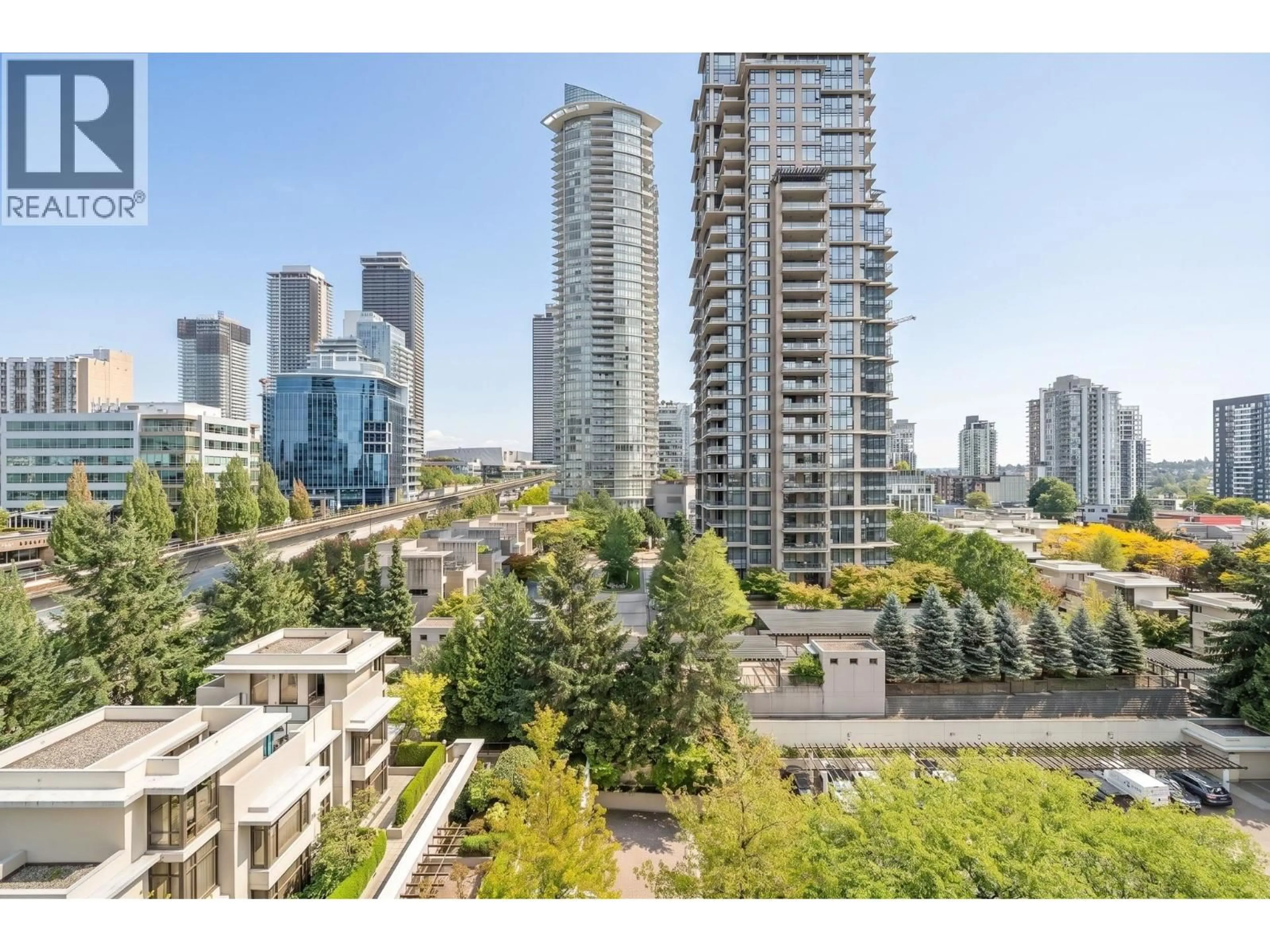A pic from outside/outdoor area/front of a property/back of a property/a pic from drone, city buildings view from balcony for 1007 - 2088 MADISON AVENUE, Burnaby British Columbia V5C6T5