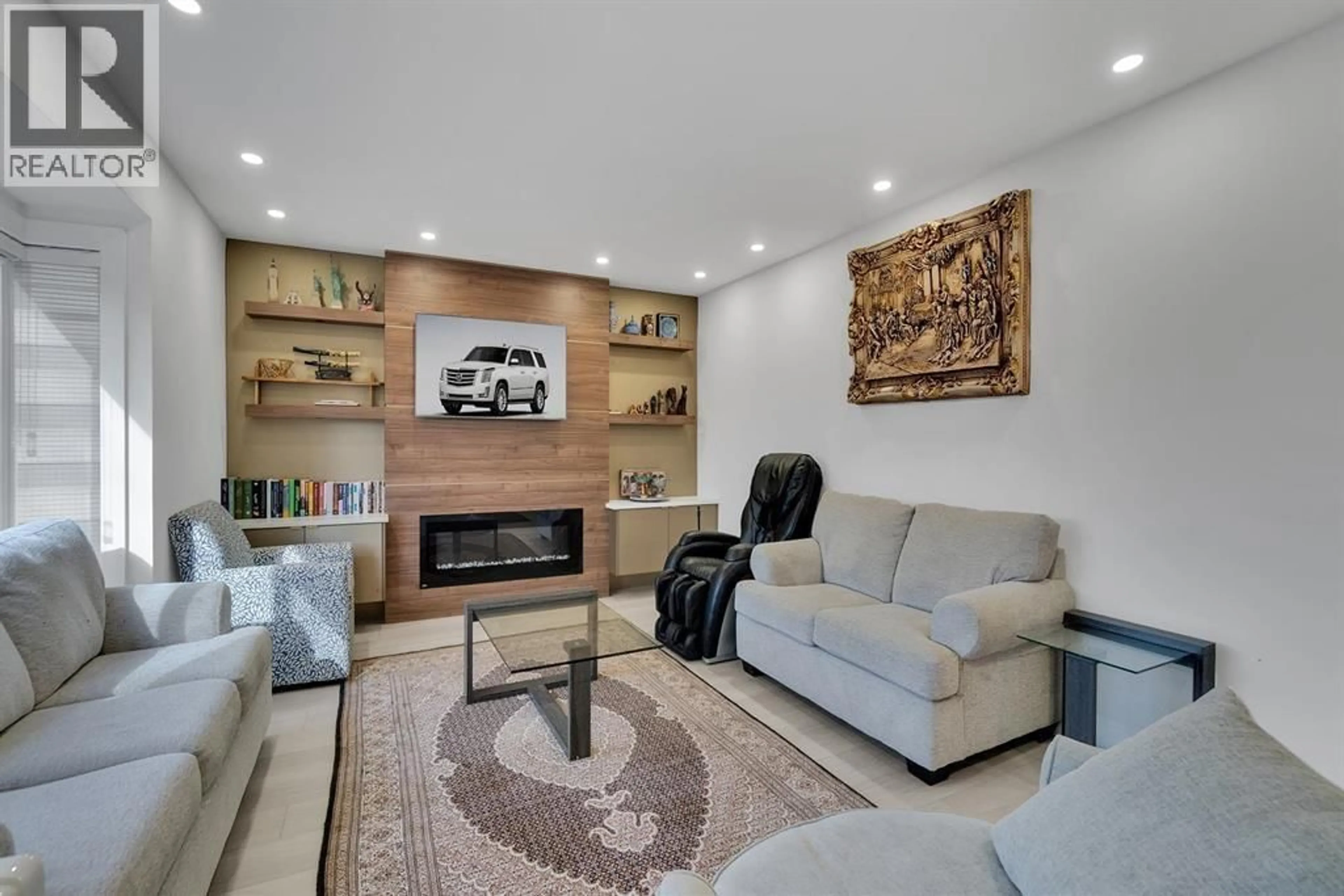 Living room with furniture, unknown for 1921 FULTON AVENUE, West Vancouver British Columbia V7V1T2