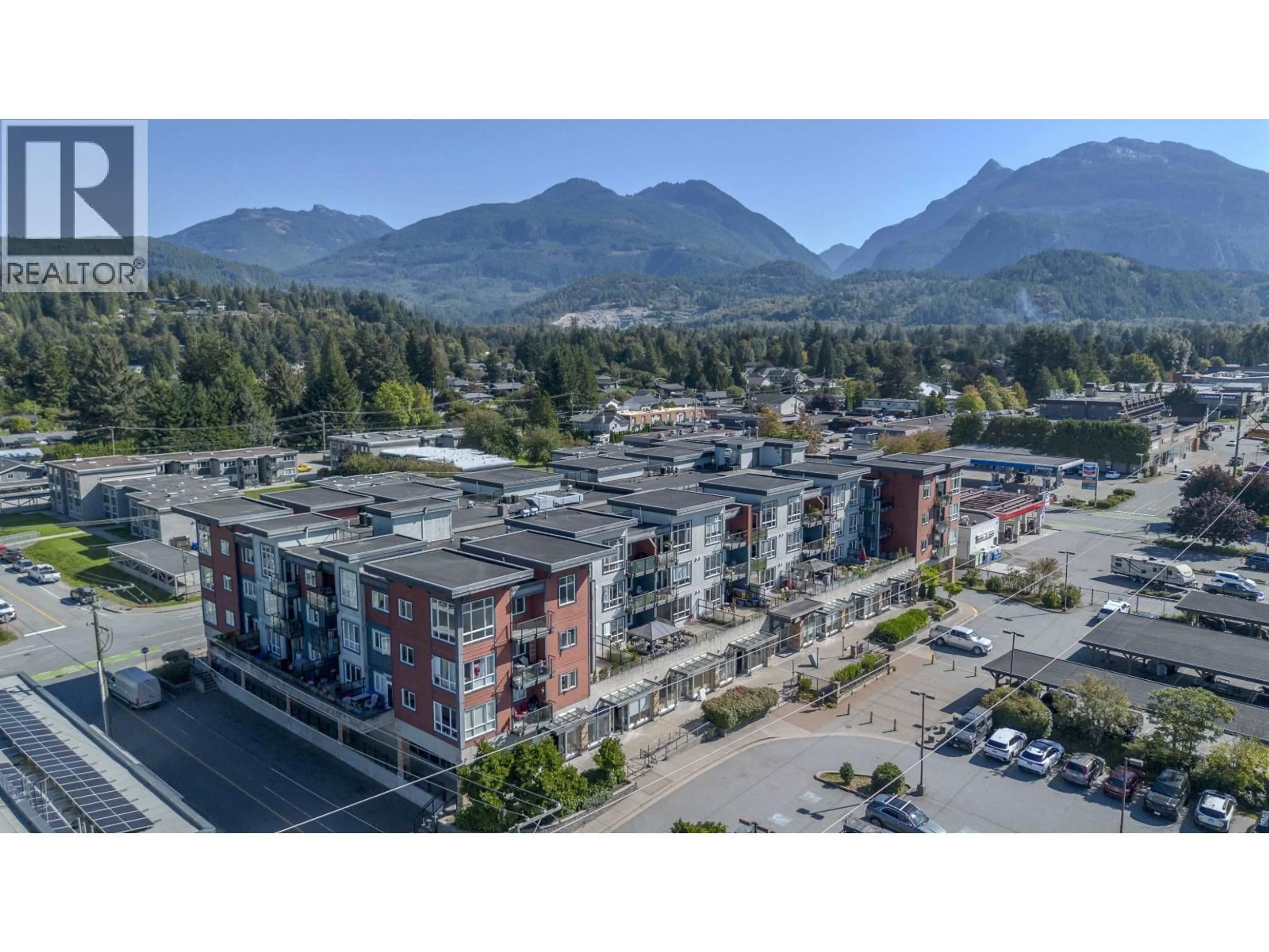 A pic from outside/outdoor area/front of a property/back of a property/a pic from drone, mountain view for 419 - 40437 TANTALUS ROAD, Squamish British Columbia V8B0G2