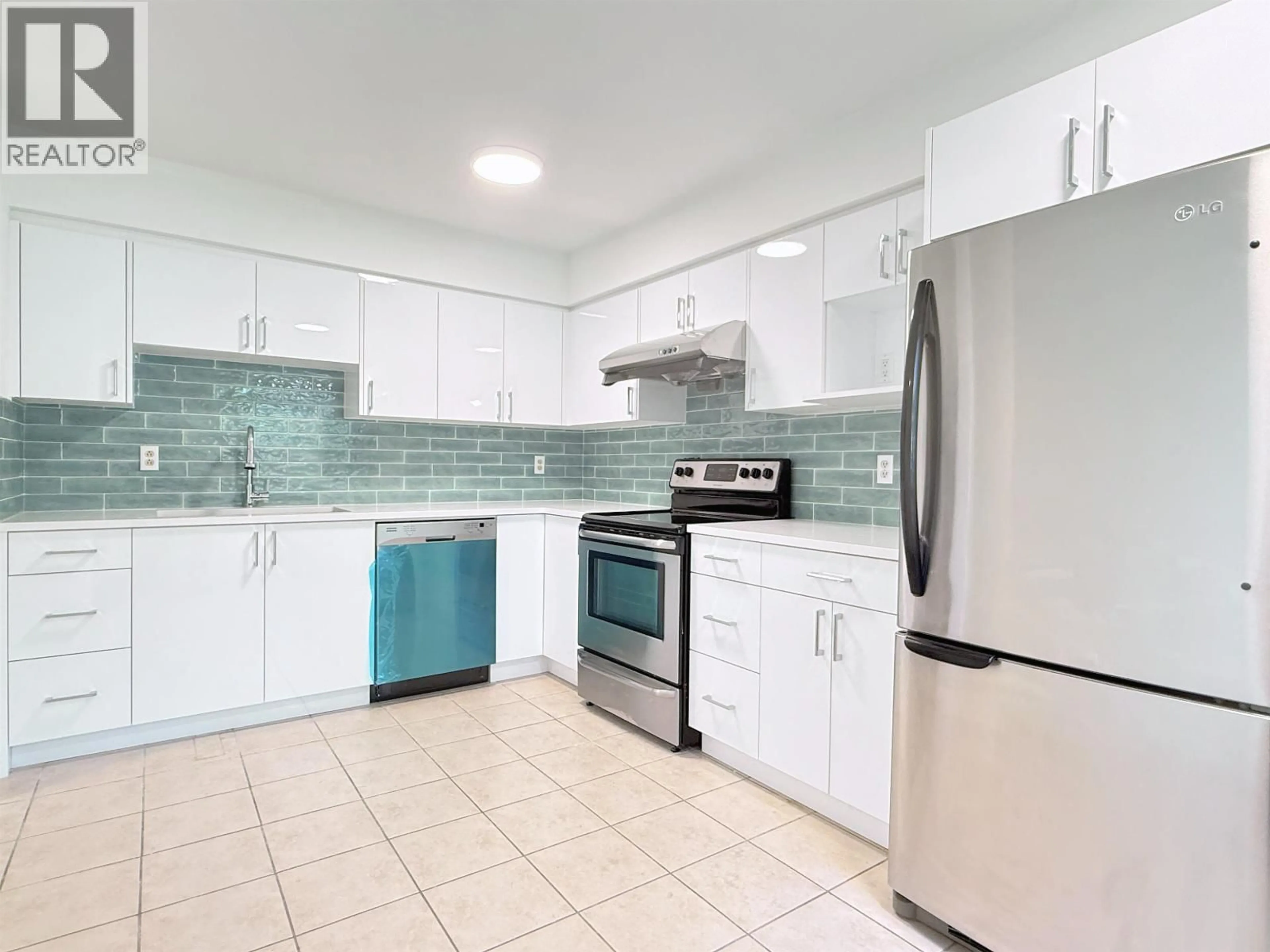 Standard kitchen, ceramic/tile floor for 19 - 6100 TIFFANY BOULEVARD, Richmond British Columbia V7C5A8