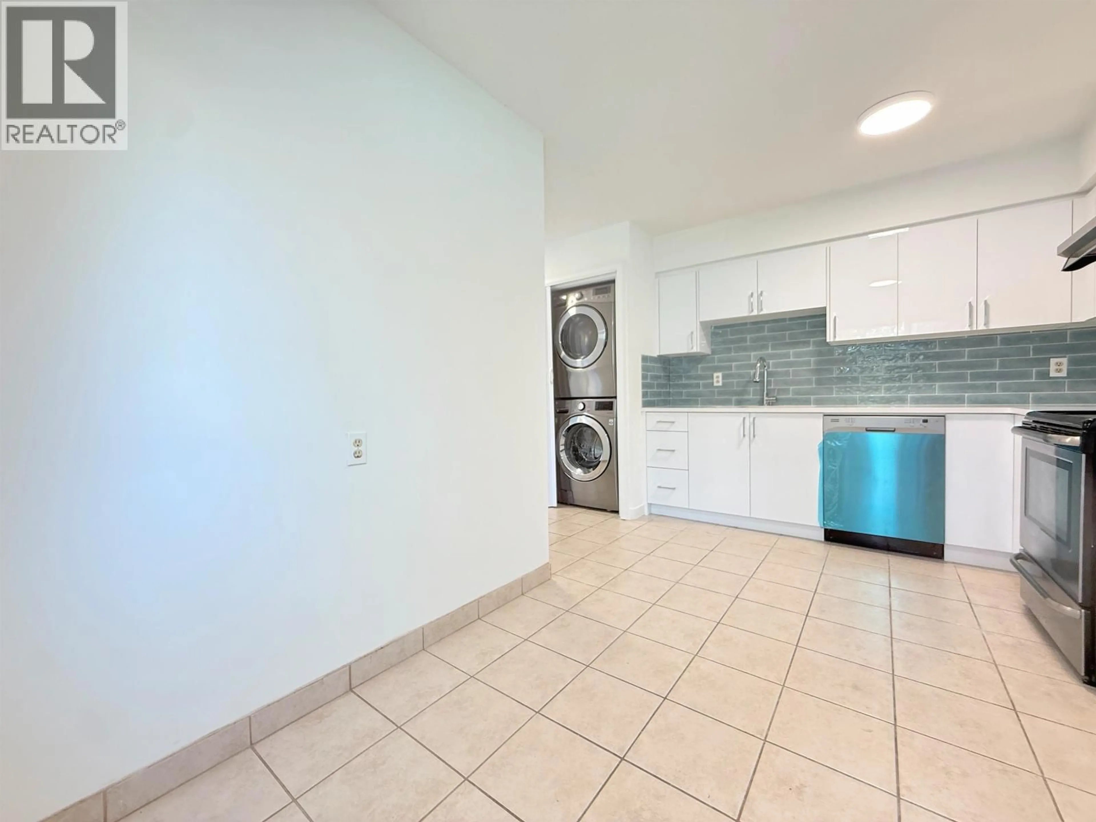 Standard kitchen, unknown for 19 - 6100 TIFFANY BOULEVARD, Richmond British Columbia V7C5A8