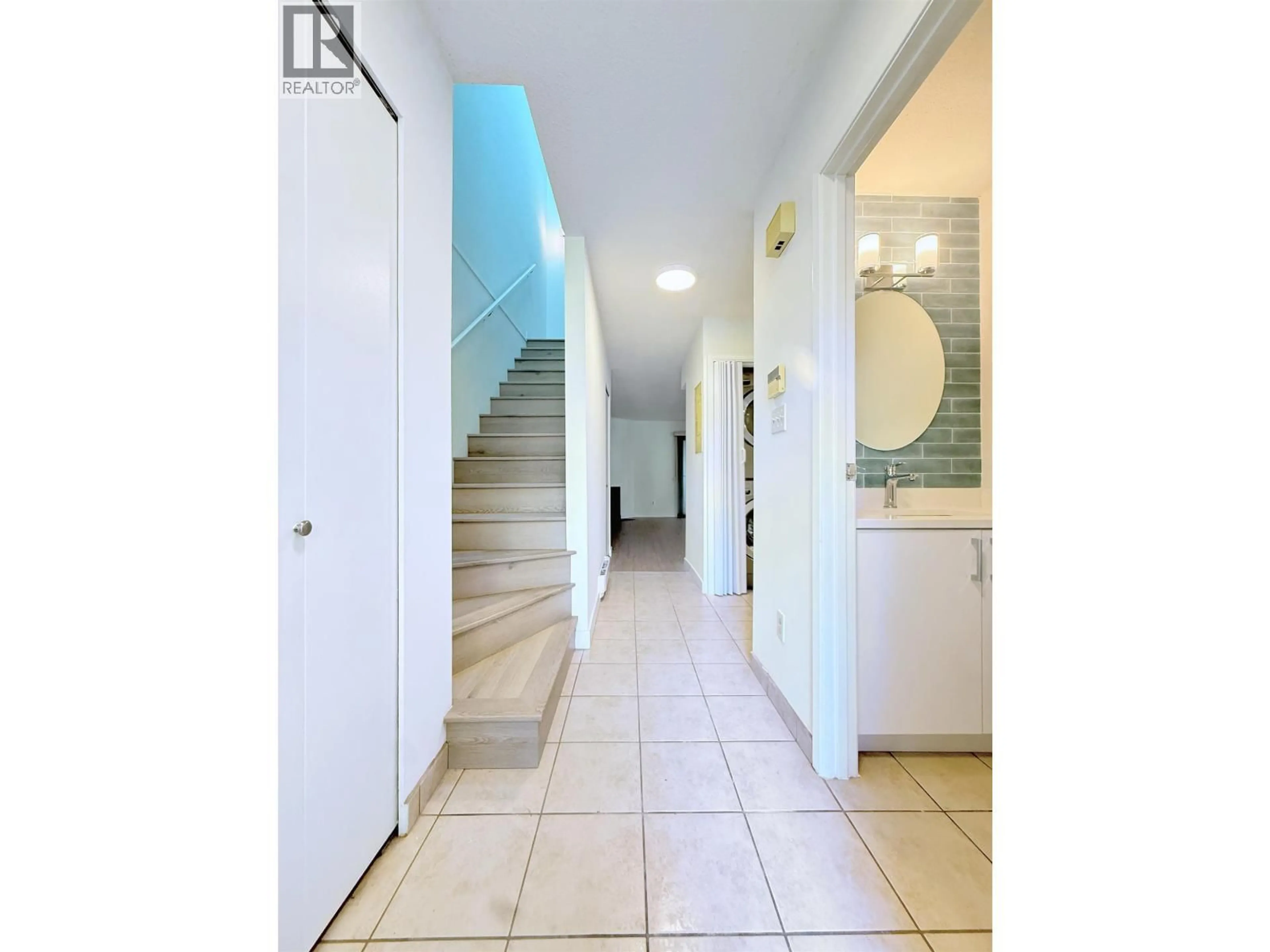 Indoor foyer for 19 - 6100 TIFFANY BOULEVARD, Richmond British Columbia V7C5A8
