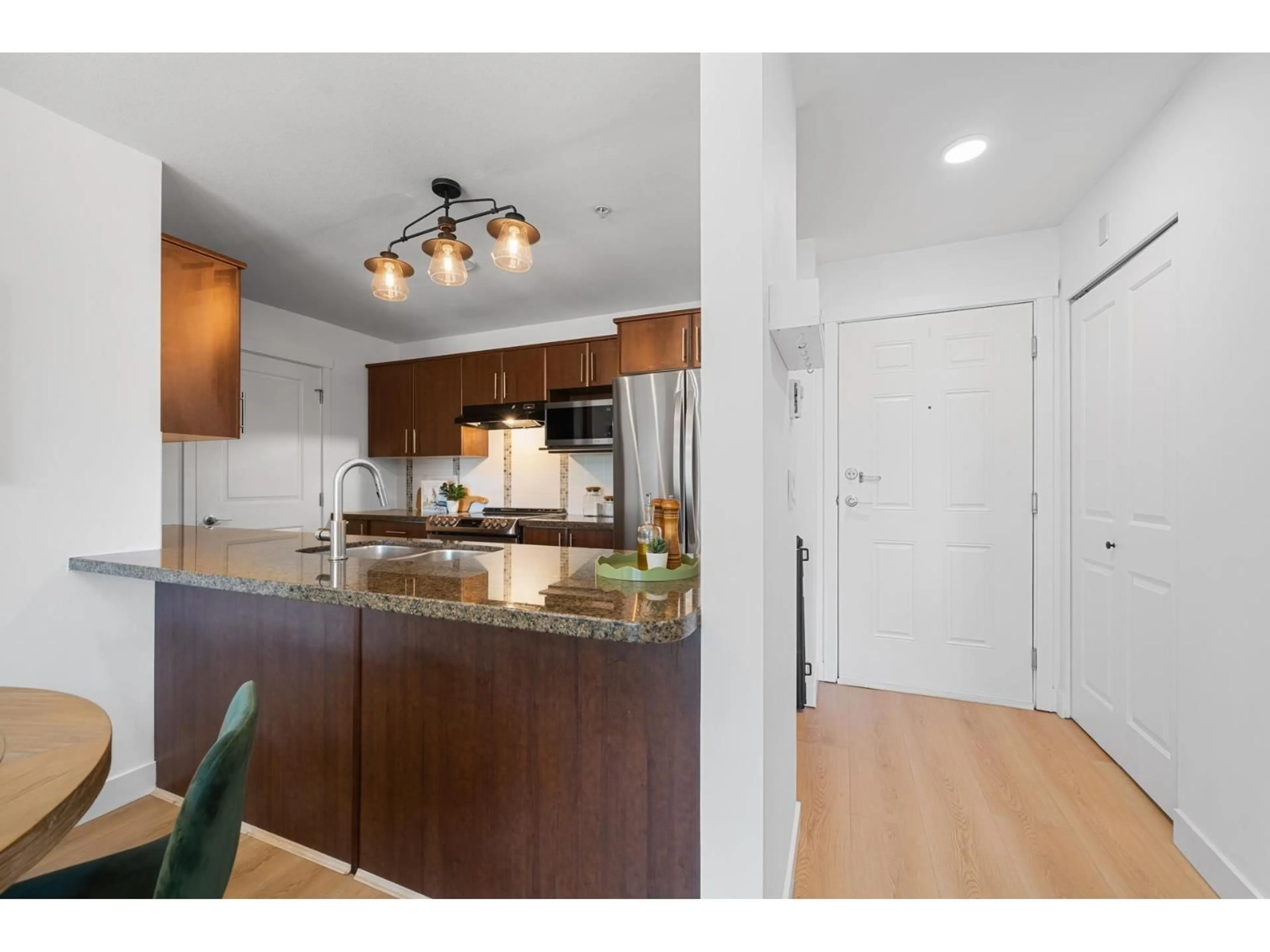 Open concept kitchen, unknown for 310 - 19388 65 AVENUE, Surrey British Columbia V4N5S1