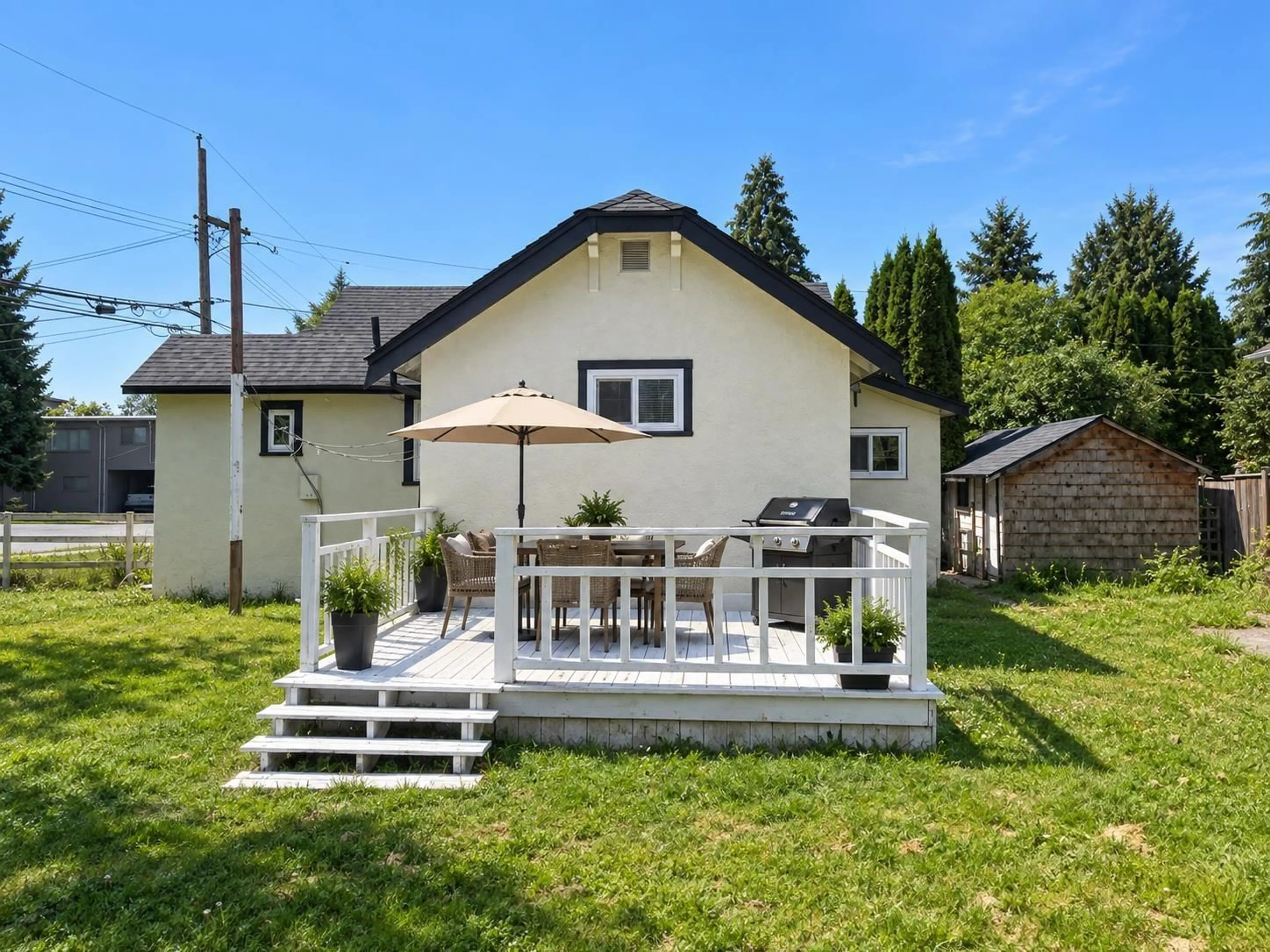 Patio, street for 46055 CLEVELAND AVENUE, Chilliwack British Columbia V2P2X2