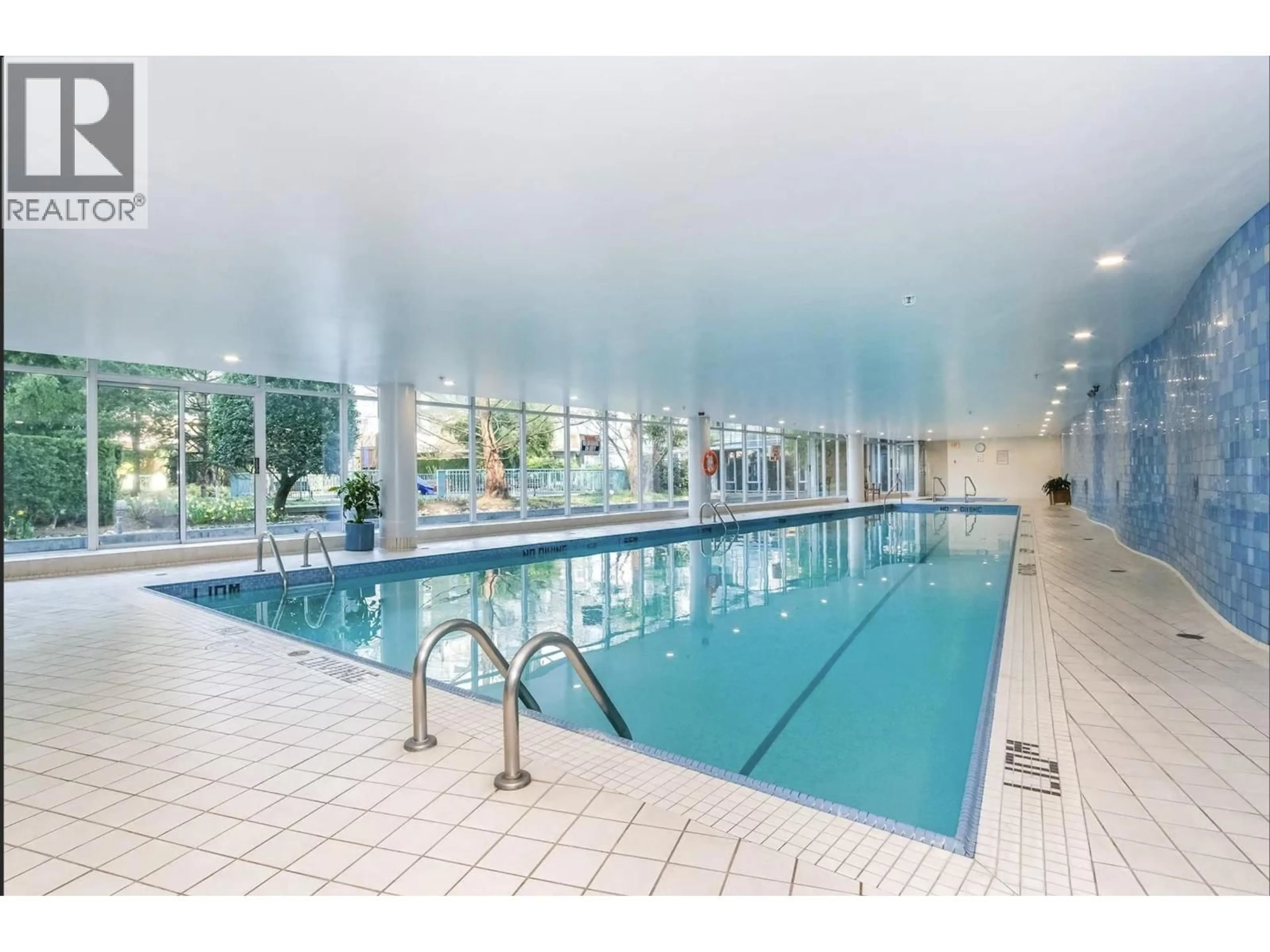 Pool for 2P - 1033 MARINASIDE CRESCENT, Vancouver British Columbia V6Z3A3