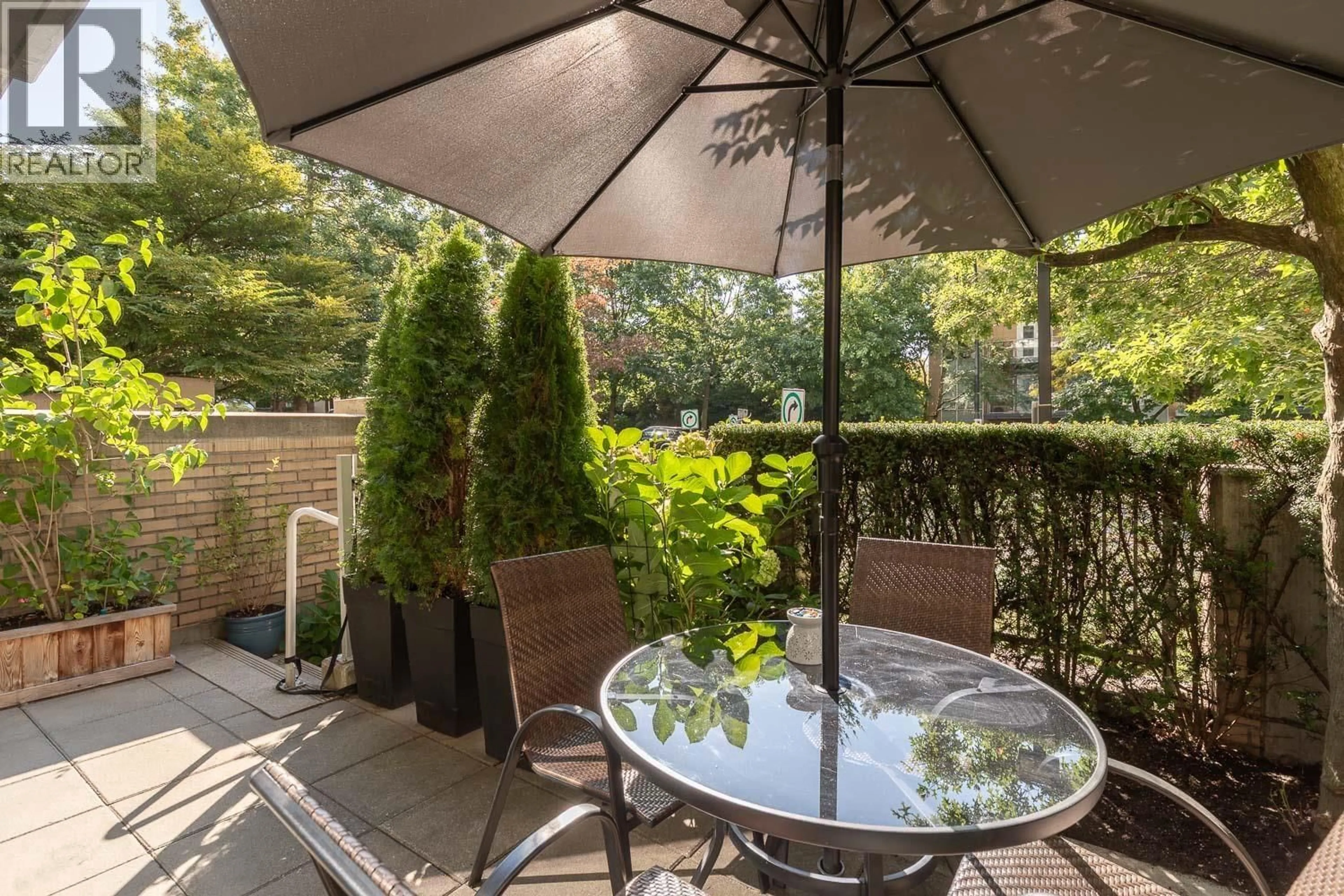Patio, street for 14 - 166 13TH STREET, North Vancouver British Columbia V7M1N6