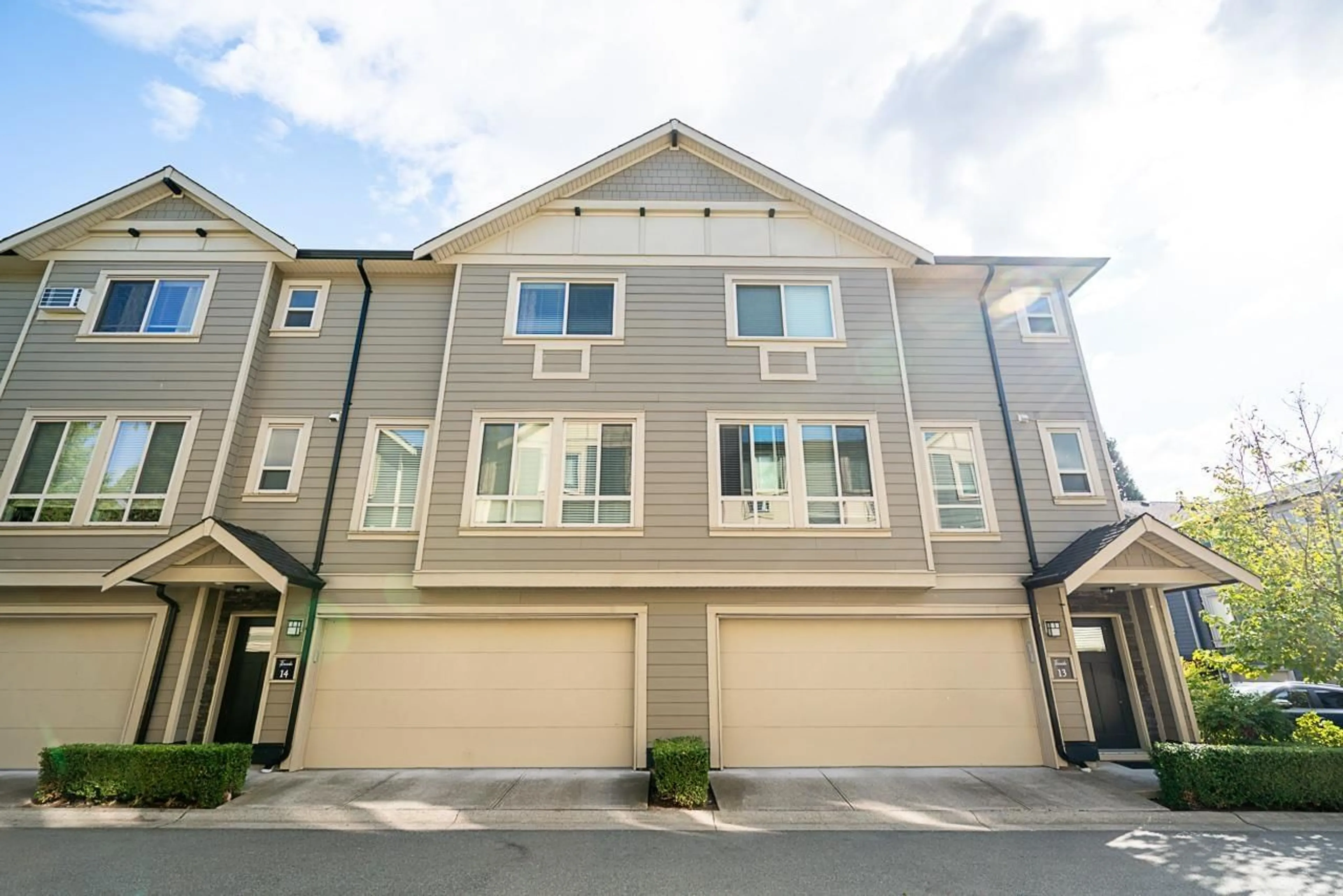 Unknown for 14 - 19913 70 AVENUE, Langley British Columbia V2Y0S9