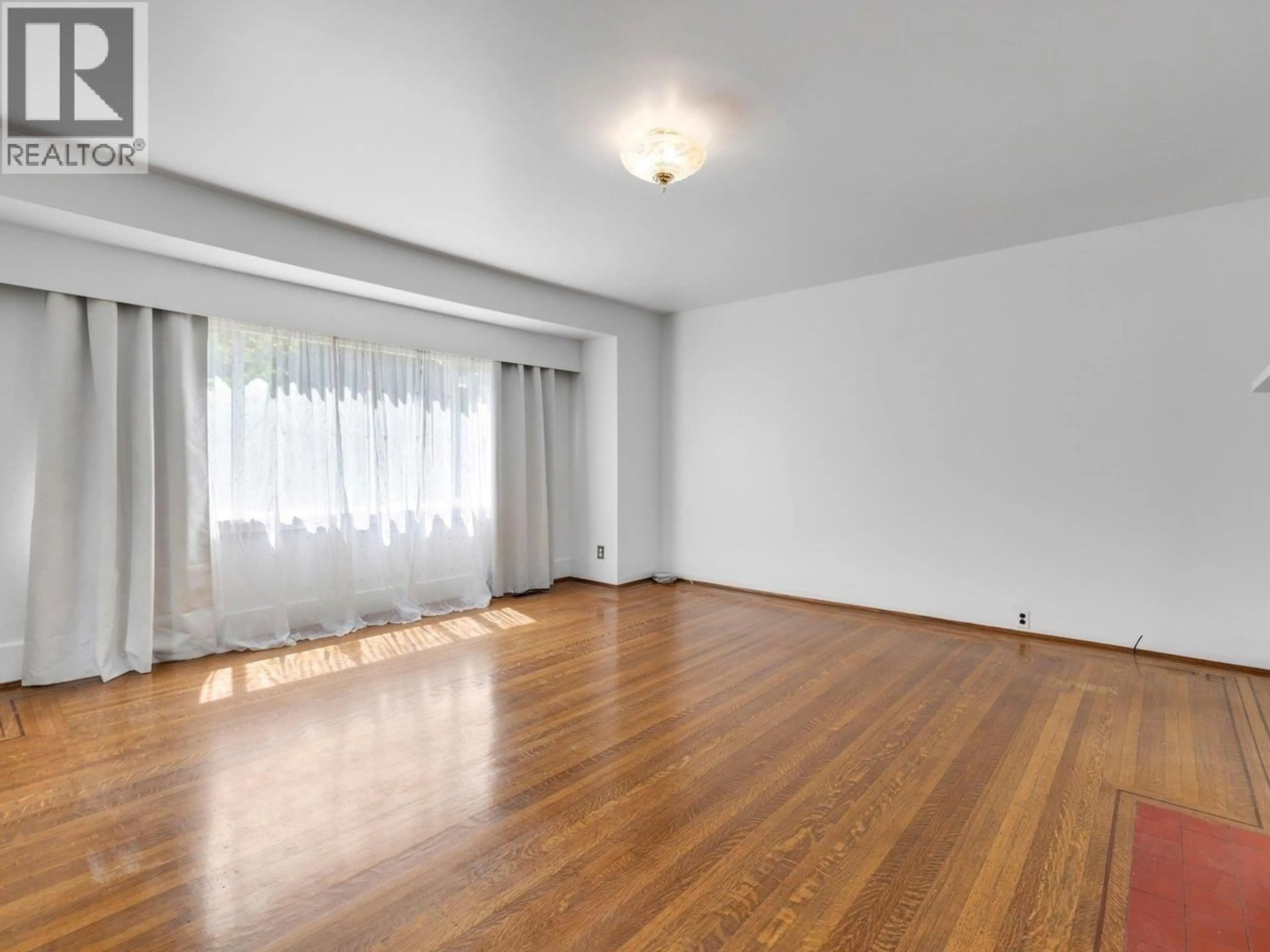 A pic of a room for 2087 26TH AVENUE, Vancouver British Columbia V5N2W3