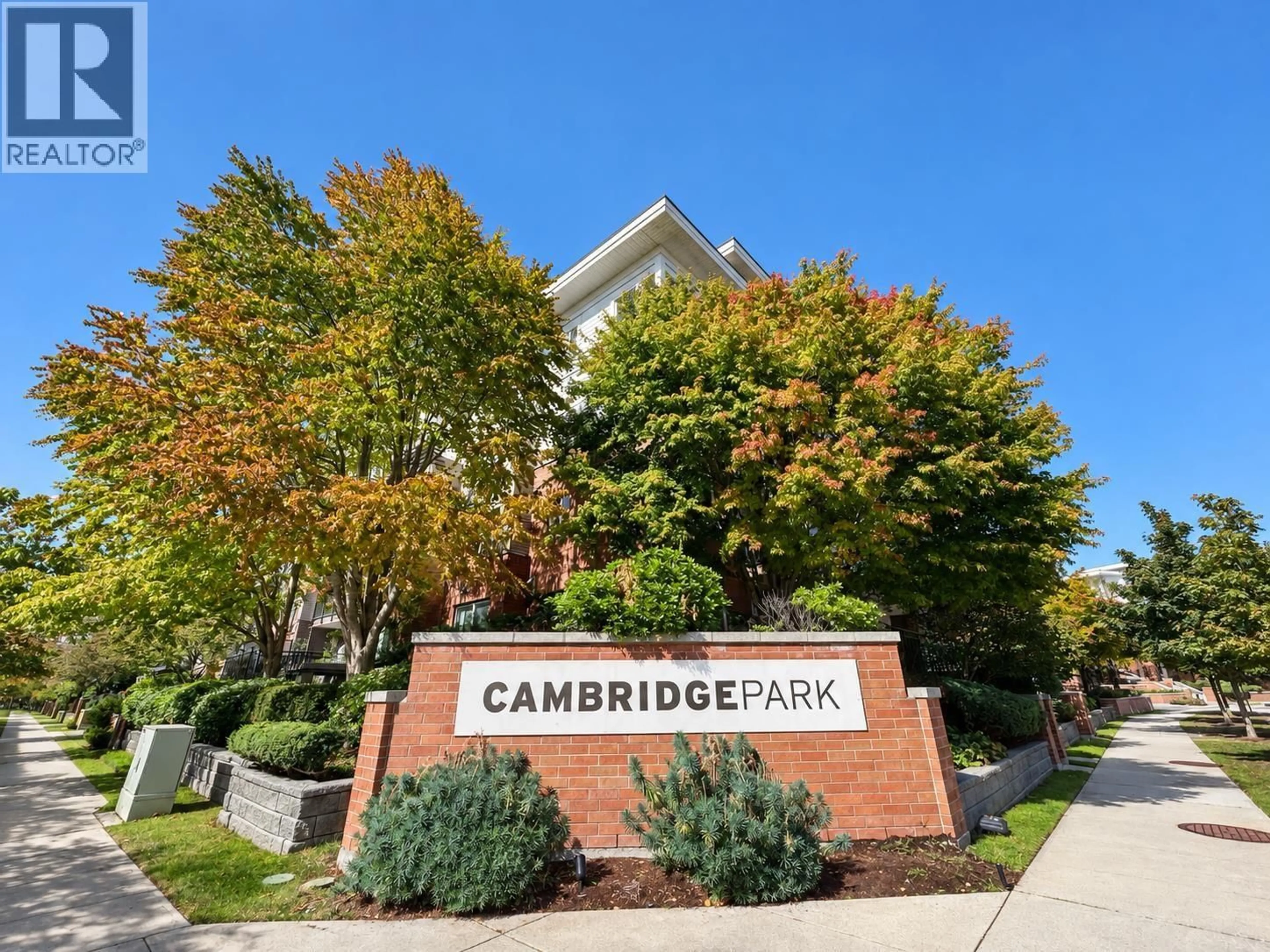 Indoor foyer for 218 - 9399 TOMICKI AVENUE, Richmond British Columbia V6X0H6