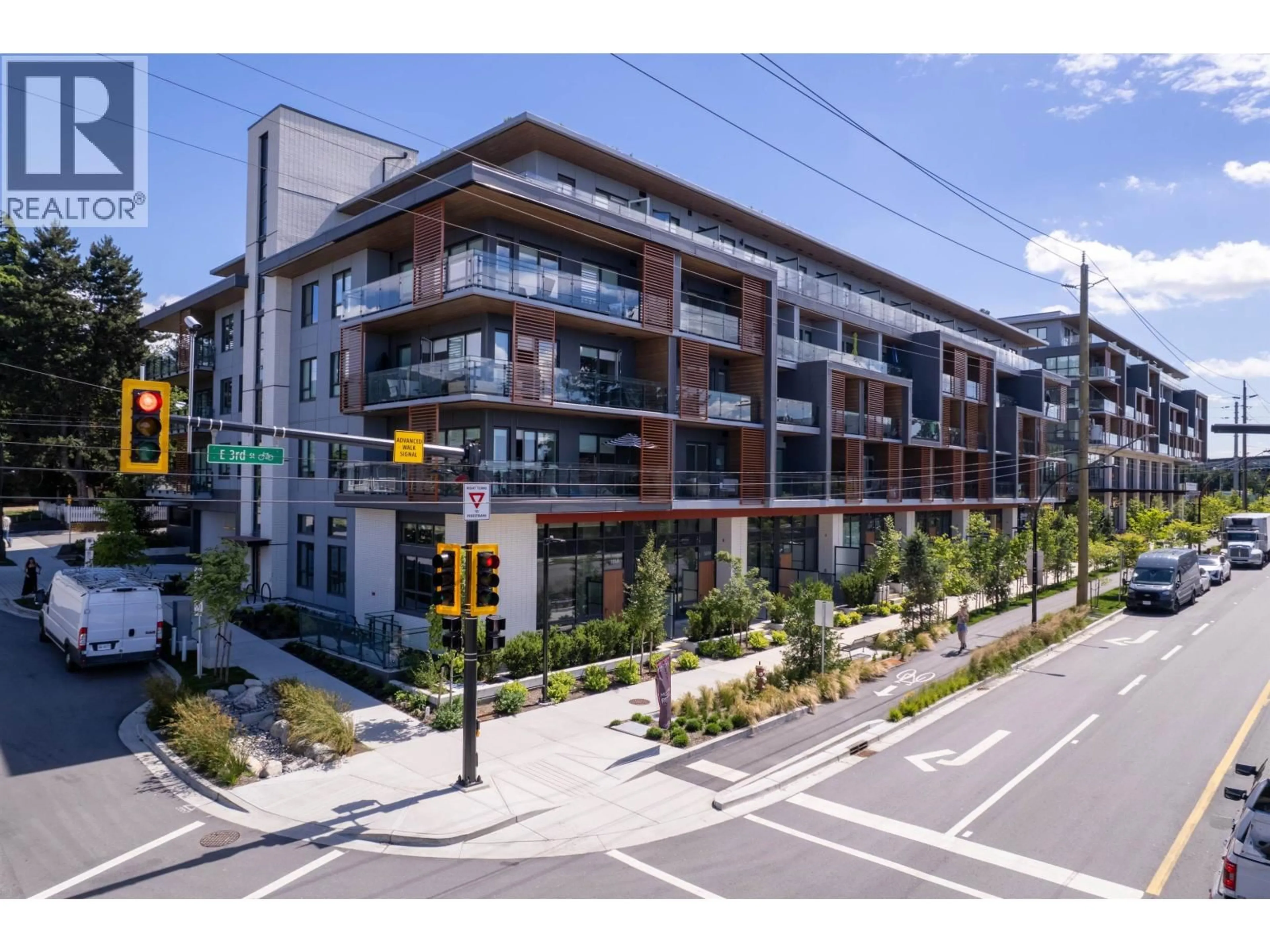 A pic from outside/outdoor area/front of a property/back of a property/a pic from drone, street for 317 - 422 3RD STREET, North Vancouver British Columbia V7L0K1