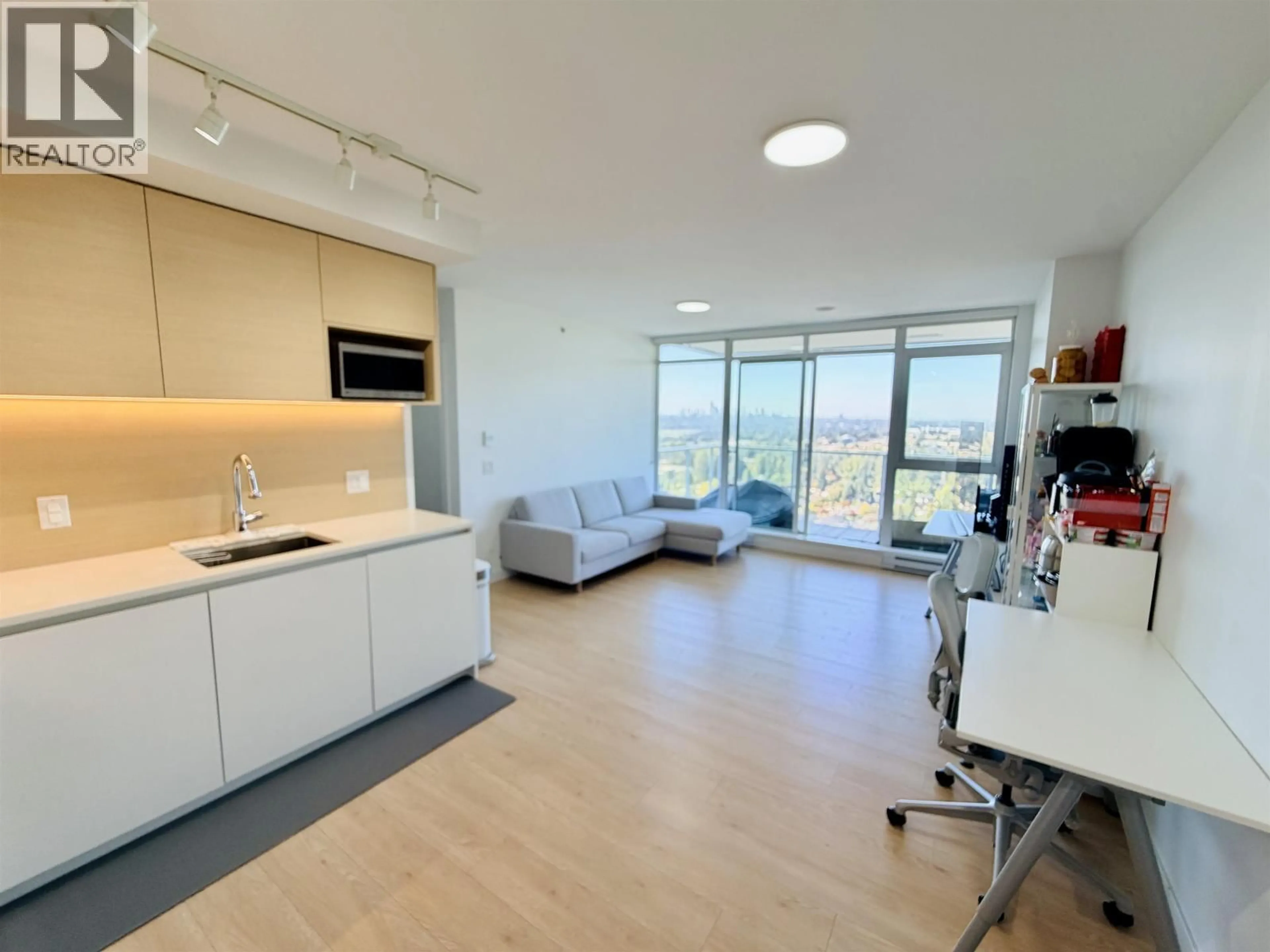 A pic of a room for 1704 - 652 WHITING WAY, Coquitlam British Columbia V3J0K3
