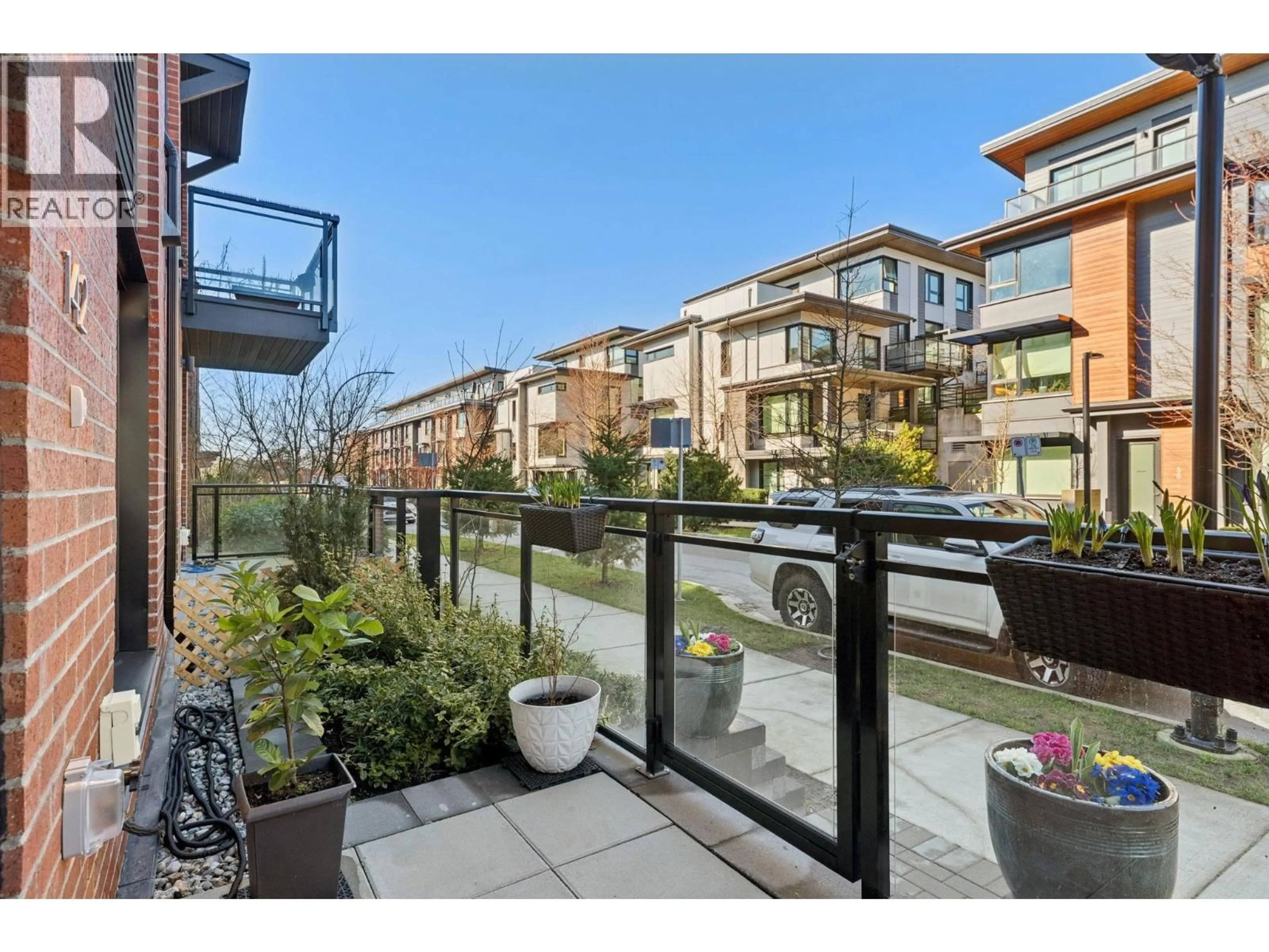 Patio, street for 142 - 545 2ND STREET, North Vancouver British Columbia V7L1E1