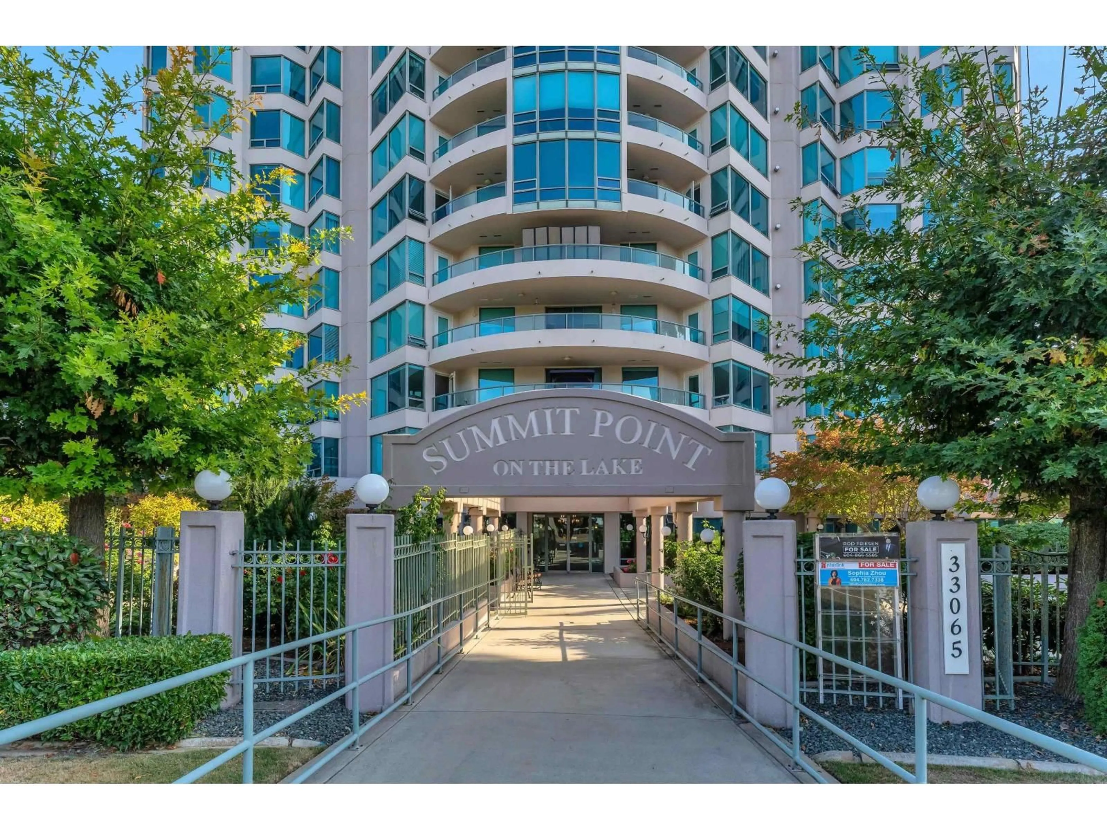Indoor foyer for 801 - 33065 MILL LAKE ROAD, Abbotsford British Columbia V2S8E6
