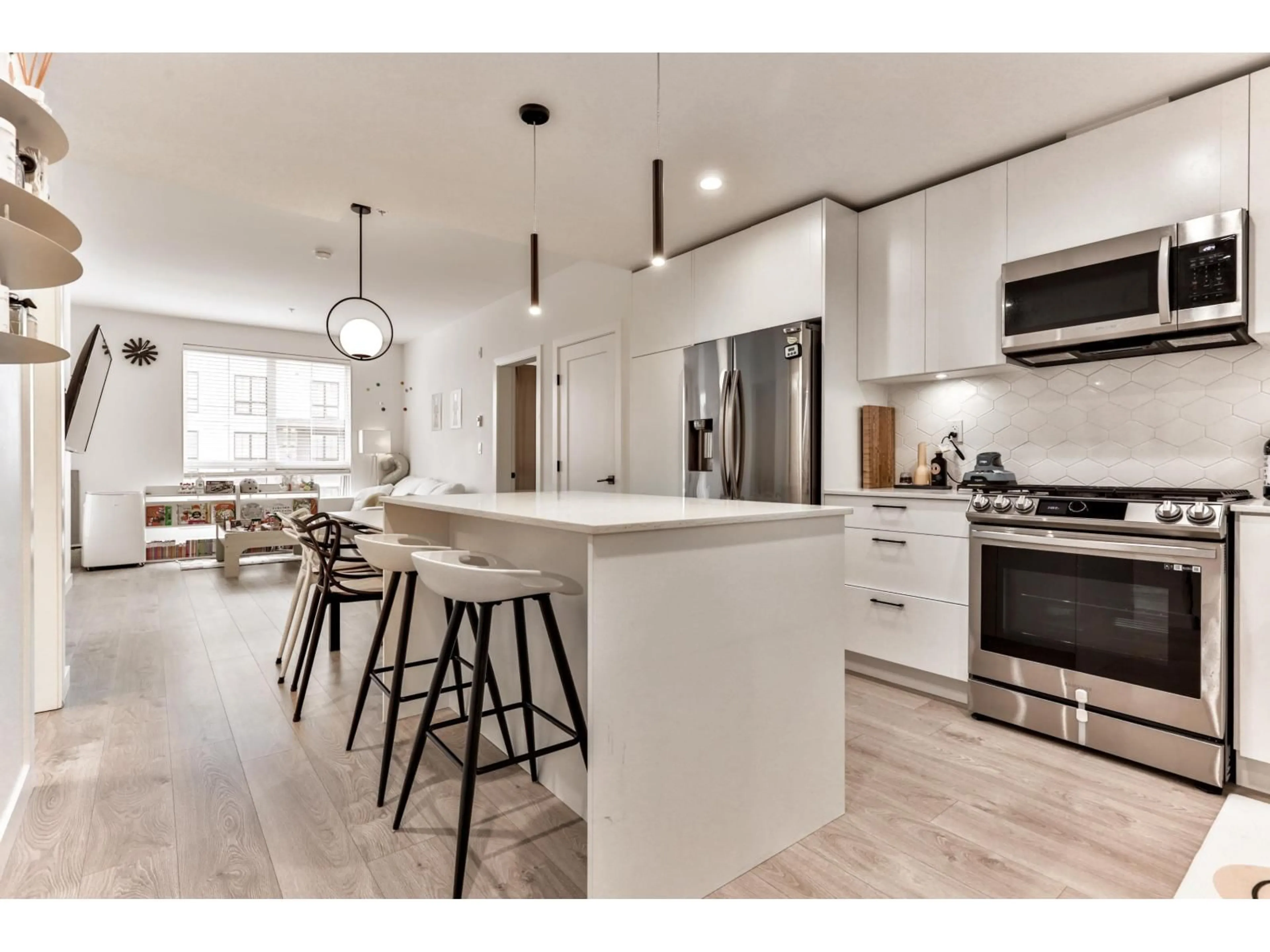 Open concept kitchen, unknown for 305 - 20019 83A AVENUE, Langley British Columbia V2Y5K6