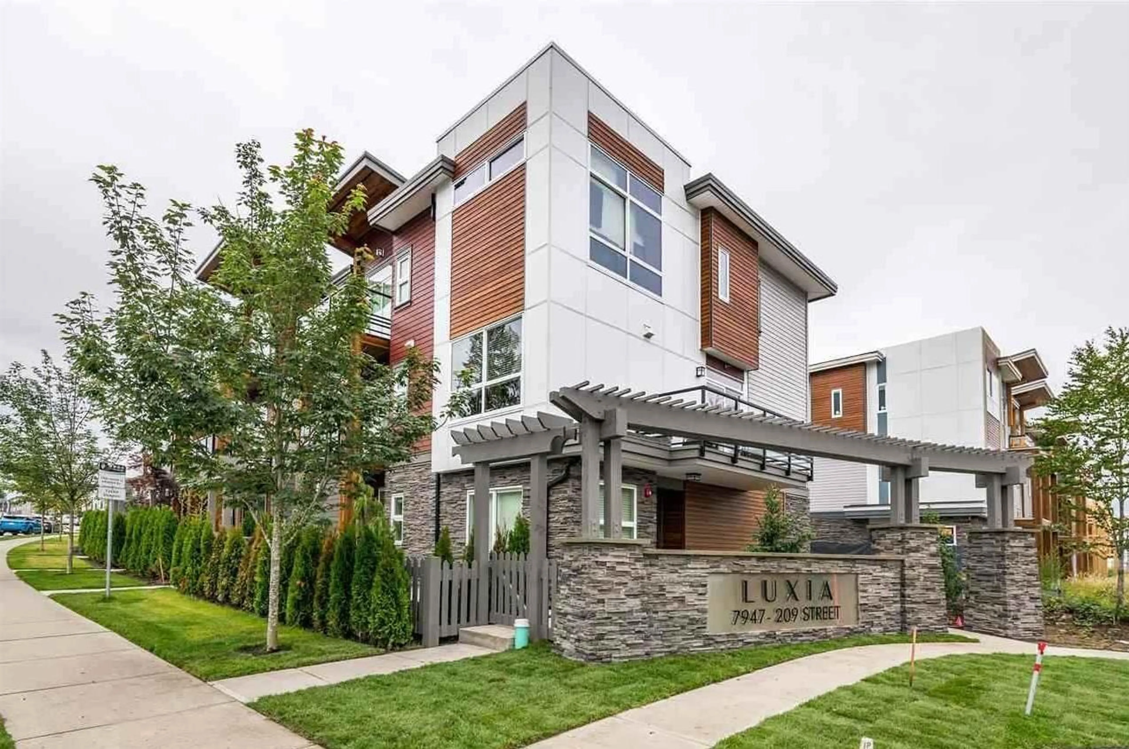 Home with brick exterior material, building for 3 - 7947 209 STREET, Langley British Columbia V2Y0Y6