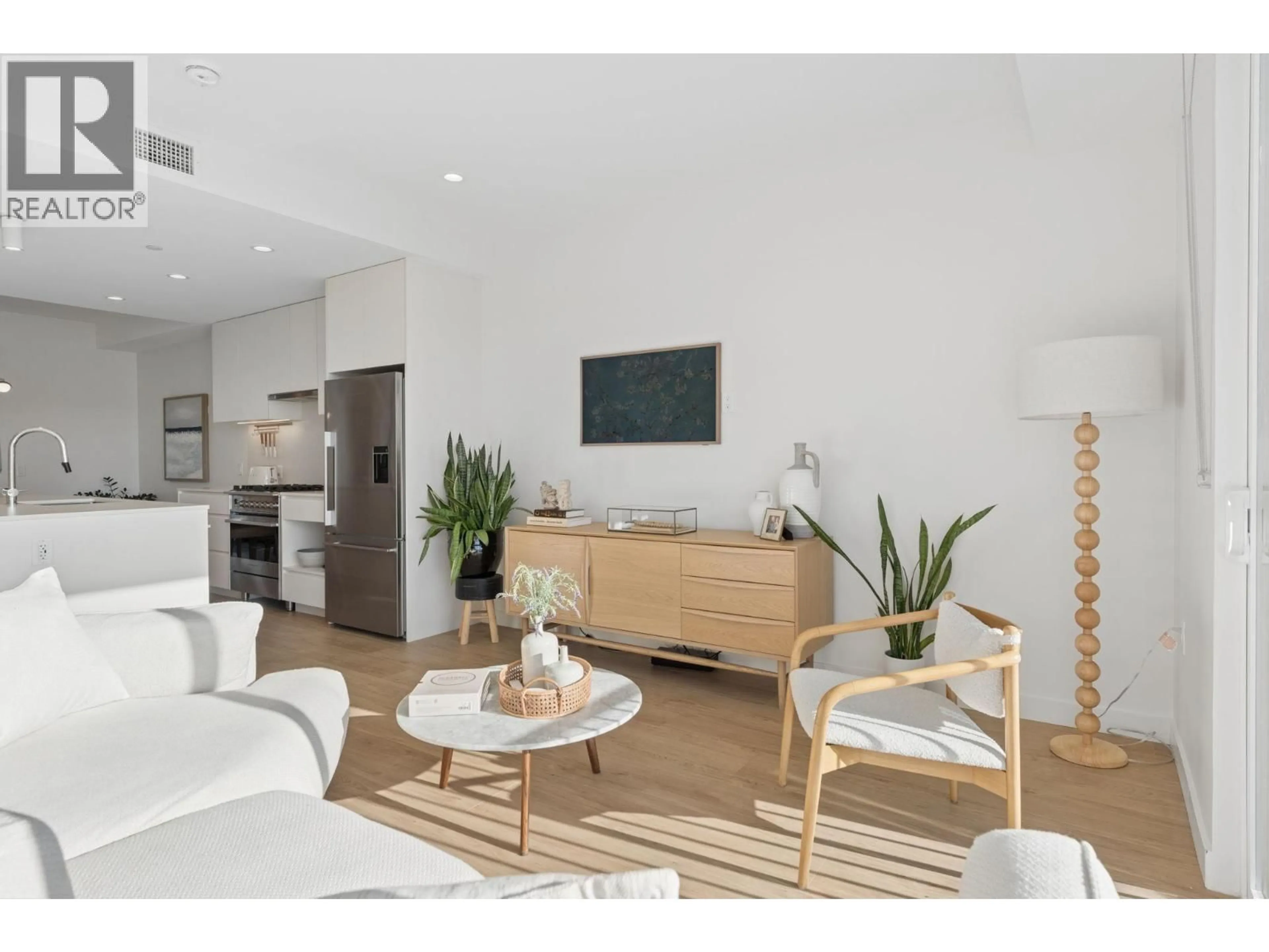 Living room with furniture, wood/laminate floor for 26 - 6340 MARKET AVENUE, Tsawwassen British Columbia V4L0B1