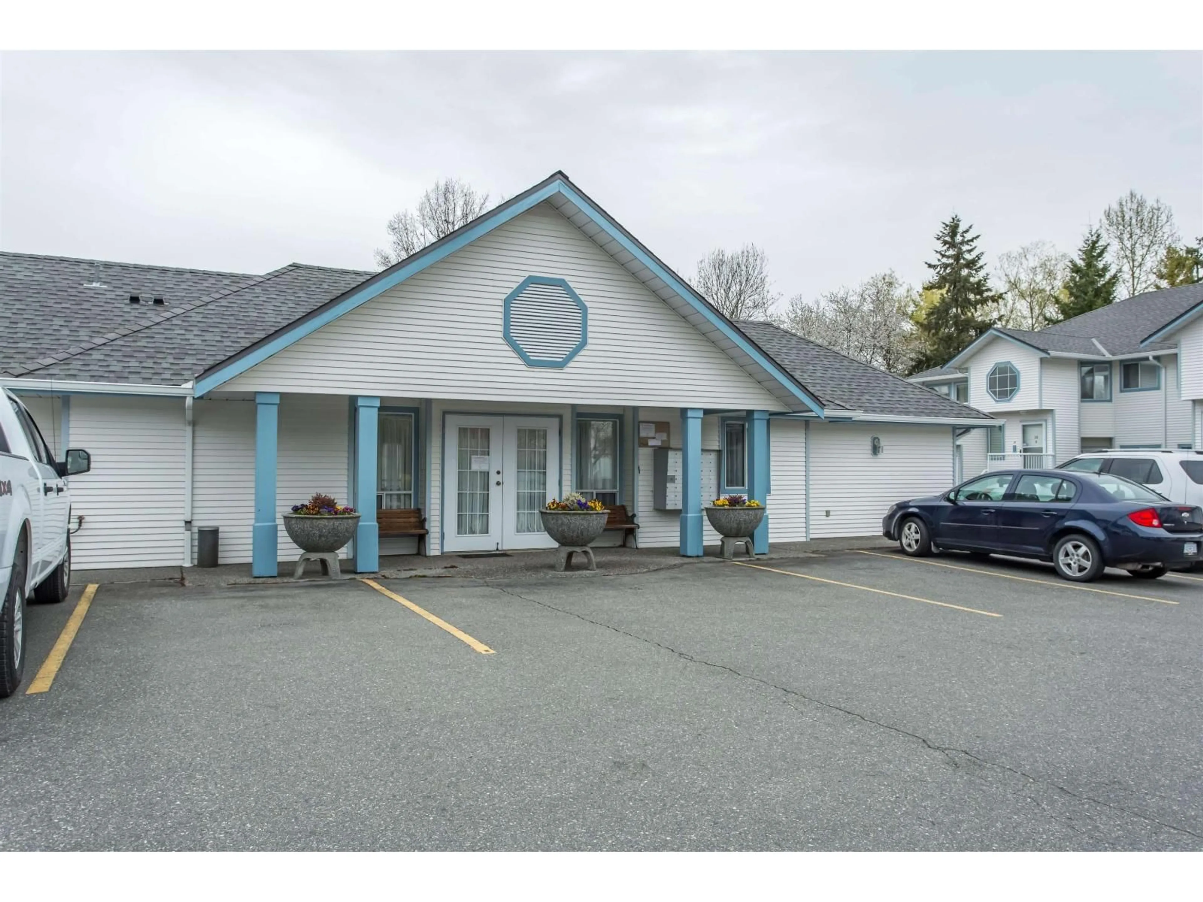 Indoor foyer for 18 - 19797 64 AVENUE, Langley British Columbia V2Y1G9