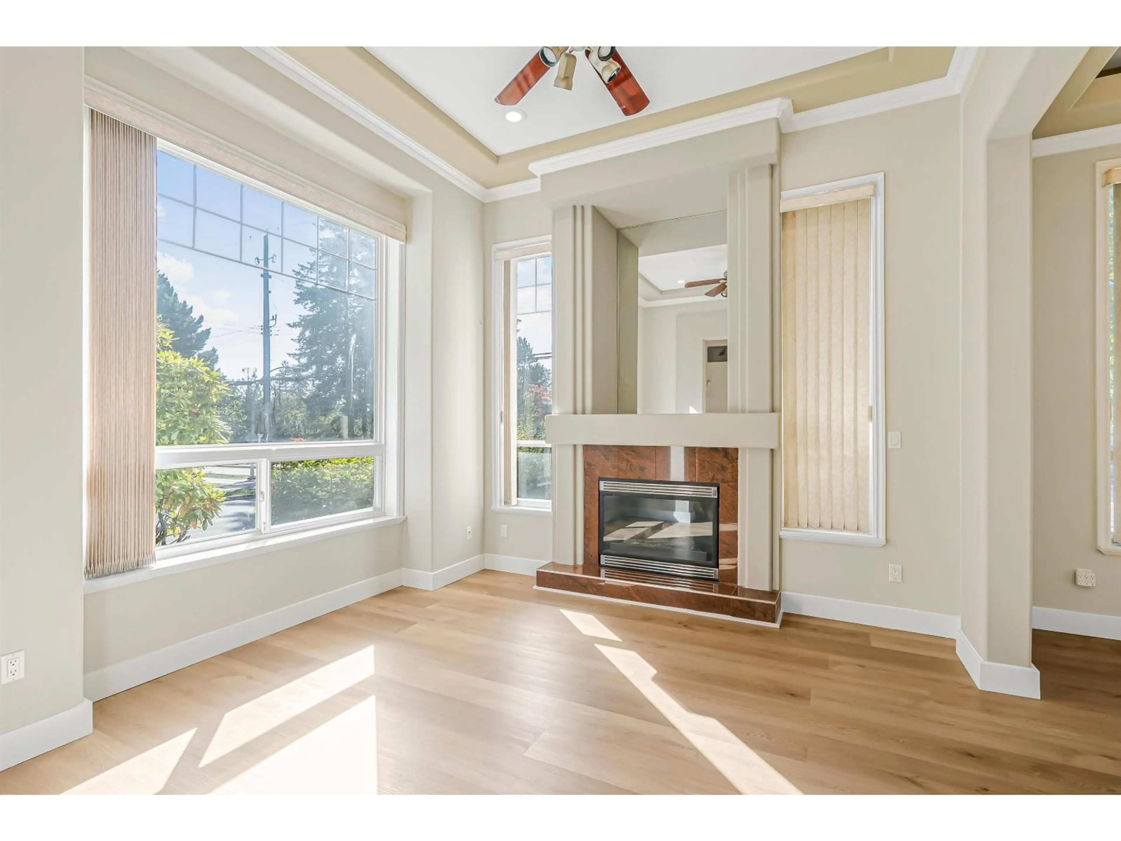 A pic of a room for 14405 89A AVENUE, Surrey British Columbia V3R1A3