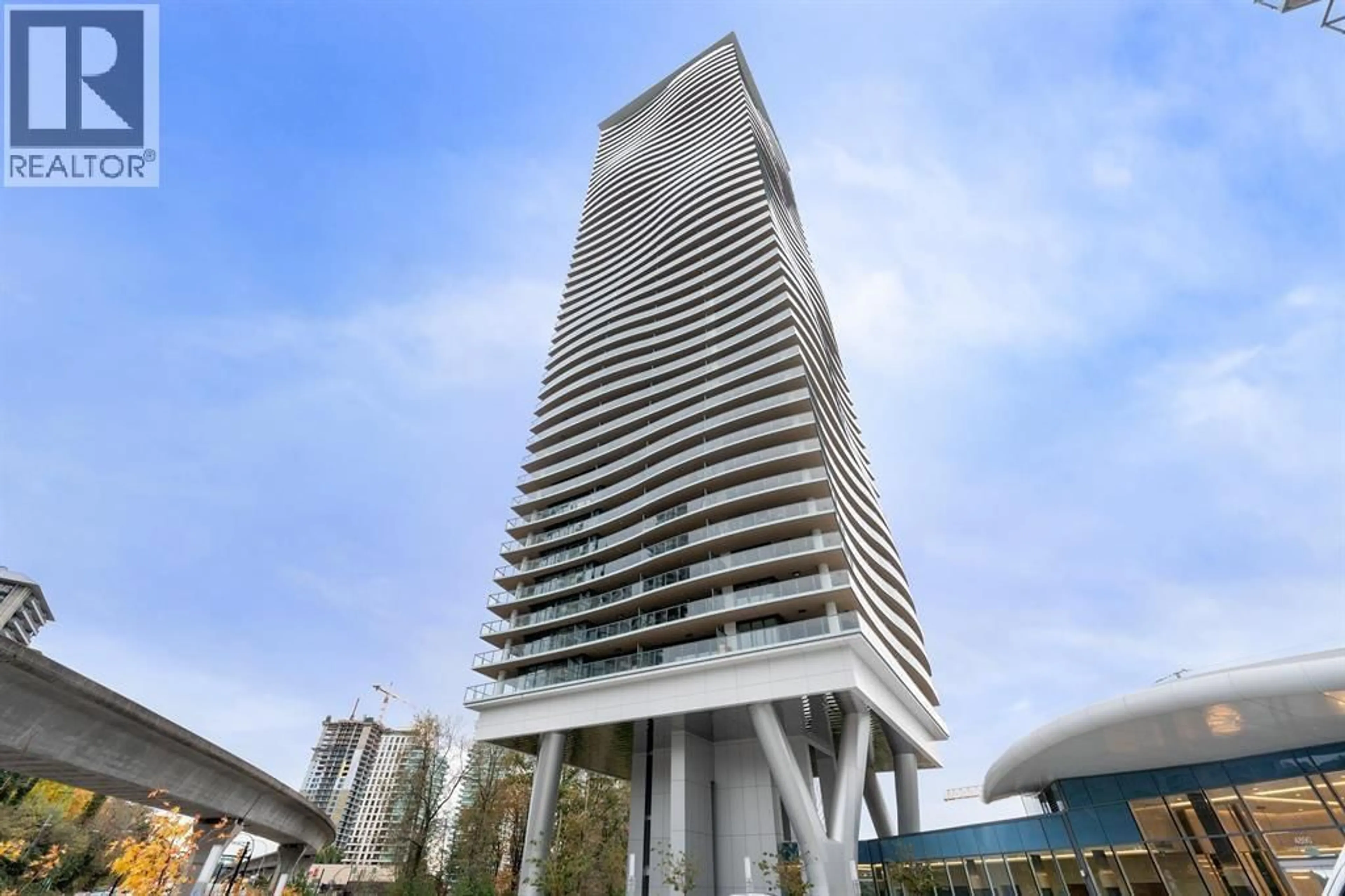 Indoor foyer for 2602 - 4890 LOUGHEED HIGHWAY, Burnaby British Columbia V5C0N2