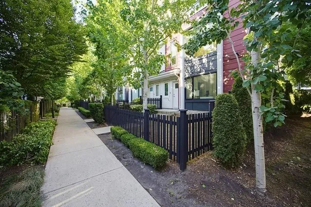 190 - 2277 OAK MEADOWS DRIVE, Surrey 2