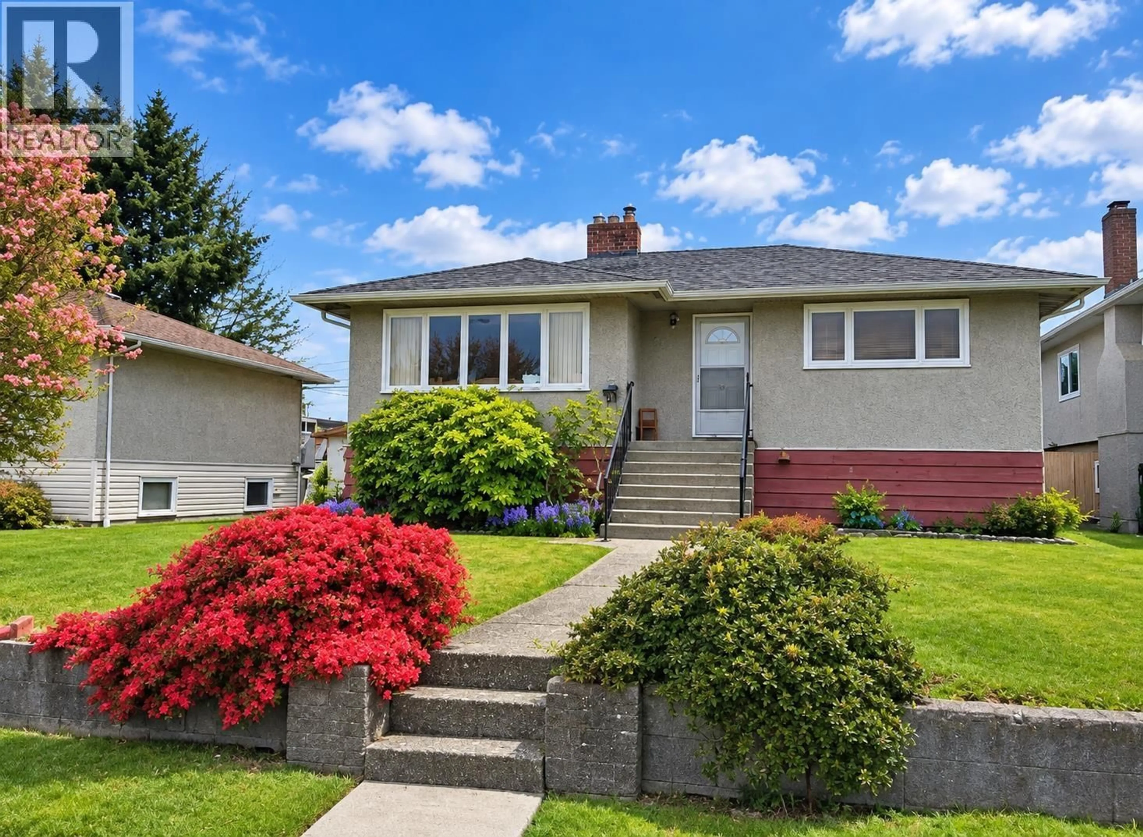 Home with vinyl exterior material, street for 4557 VENABLES STREET, Burnaby British Columbia V5C3A6
