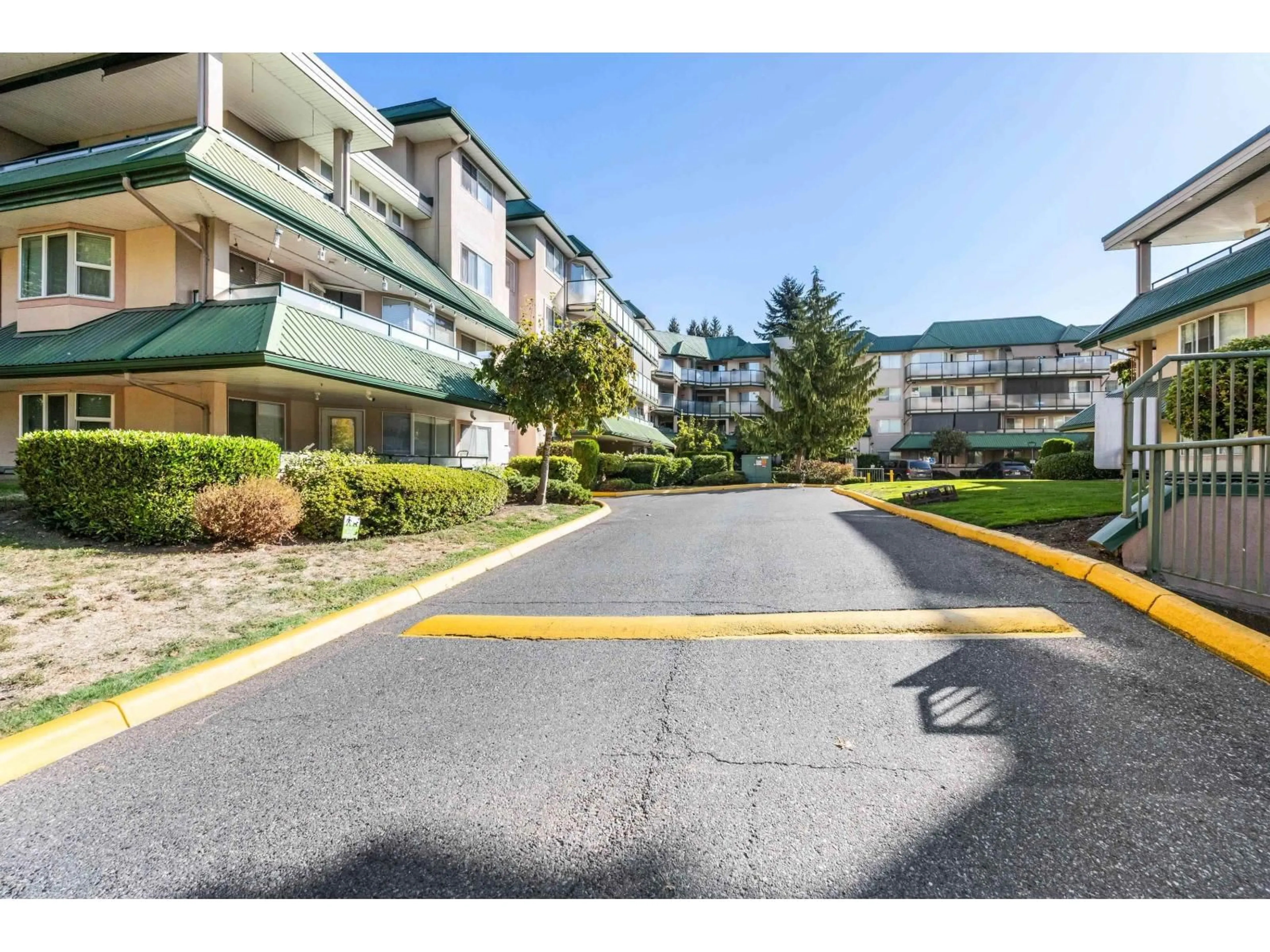 Patio, mountain view for 409 - 2962 TRETHEWEY STREET, Abbotsford British Columbia V2T4M3