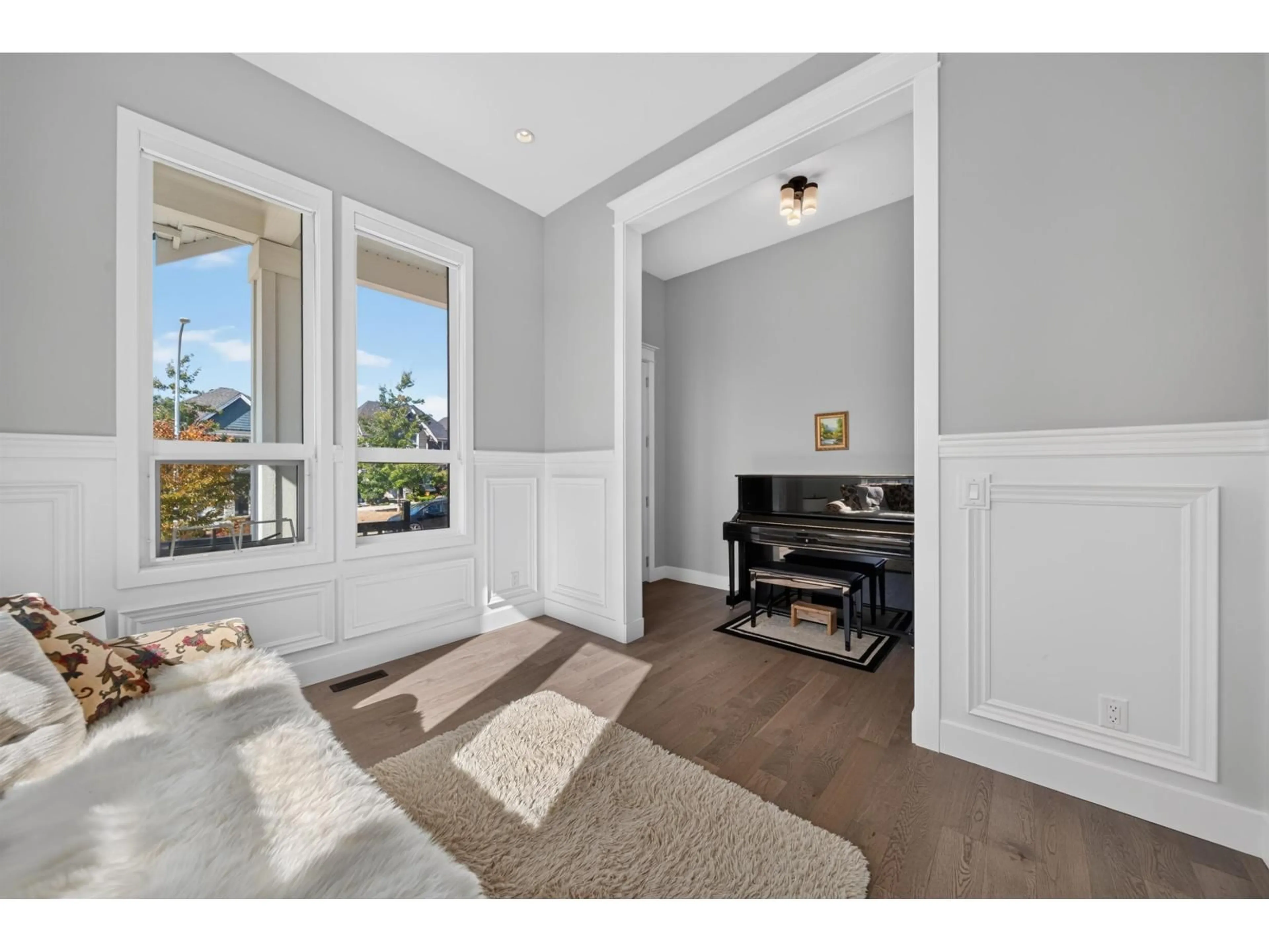 Indoor entryway for 2112 166 STREET, Surrey British Columbia V3Z9X9