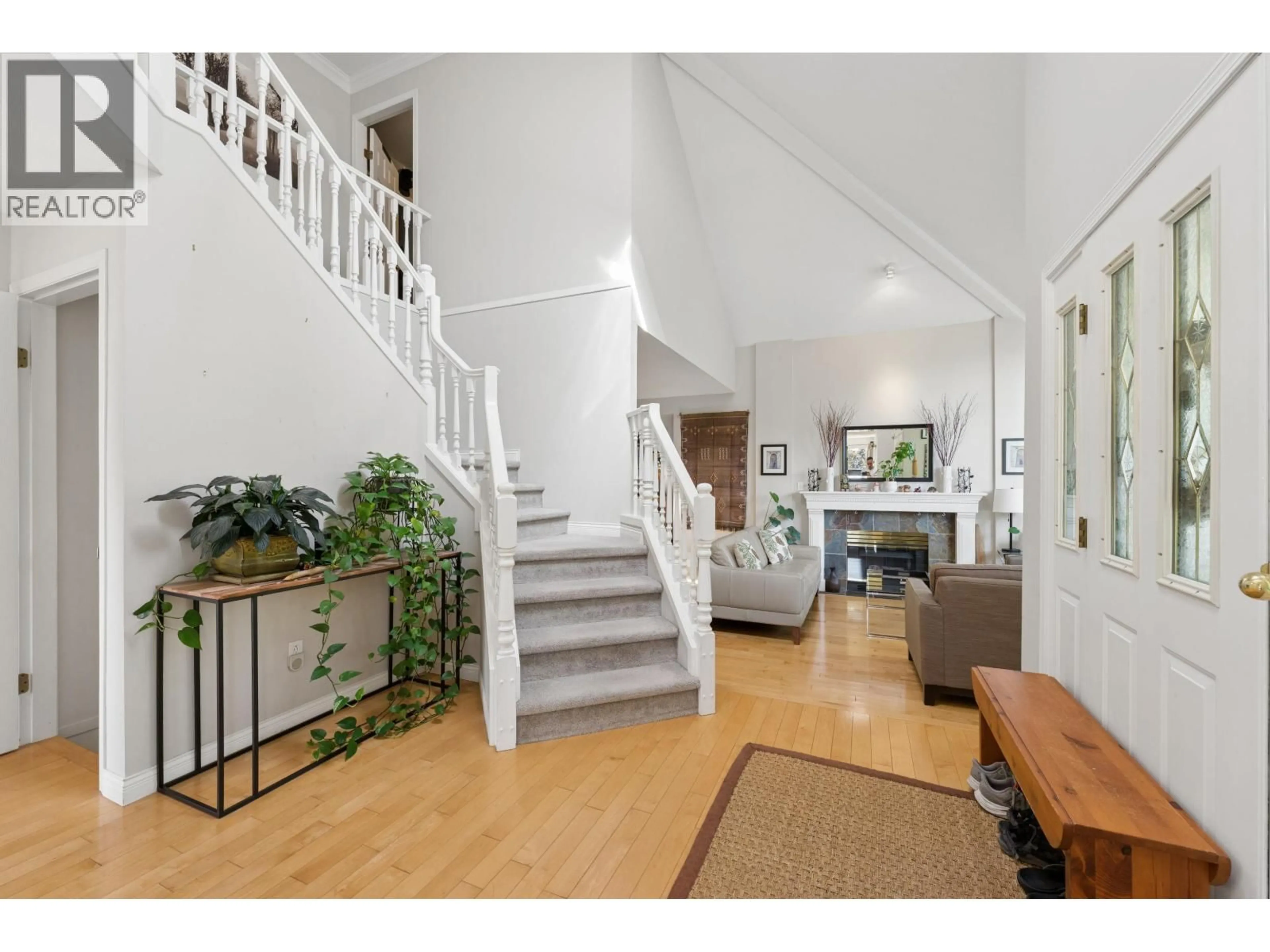 Indoor entryway for 13 TIMBERCREST DRIVE, Port Moody British Columbia V3H4T6