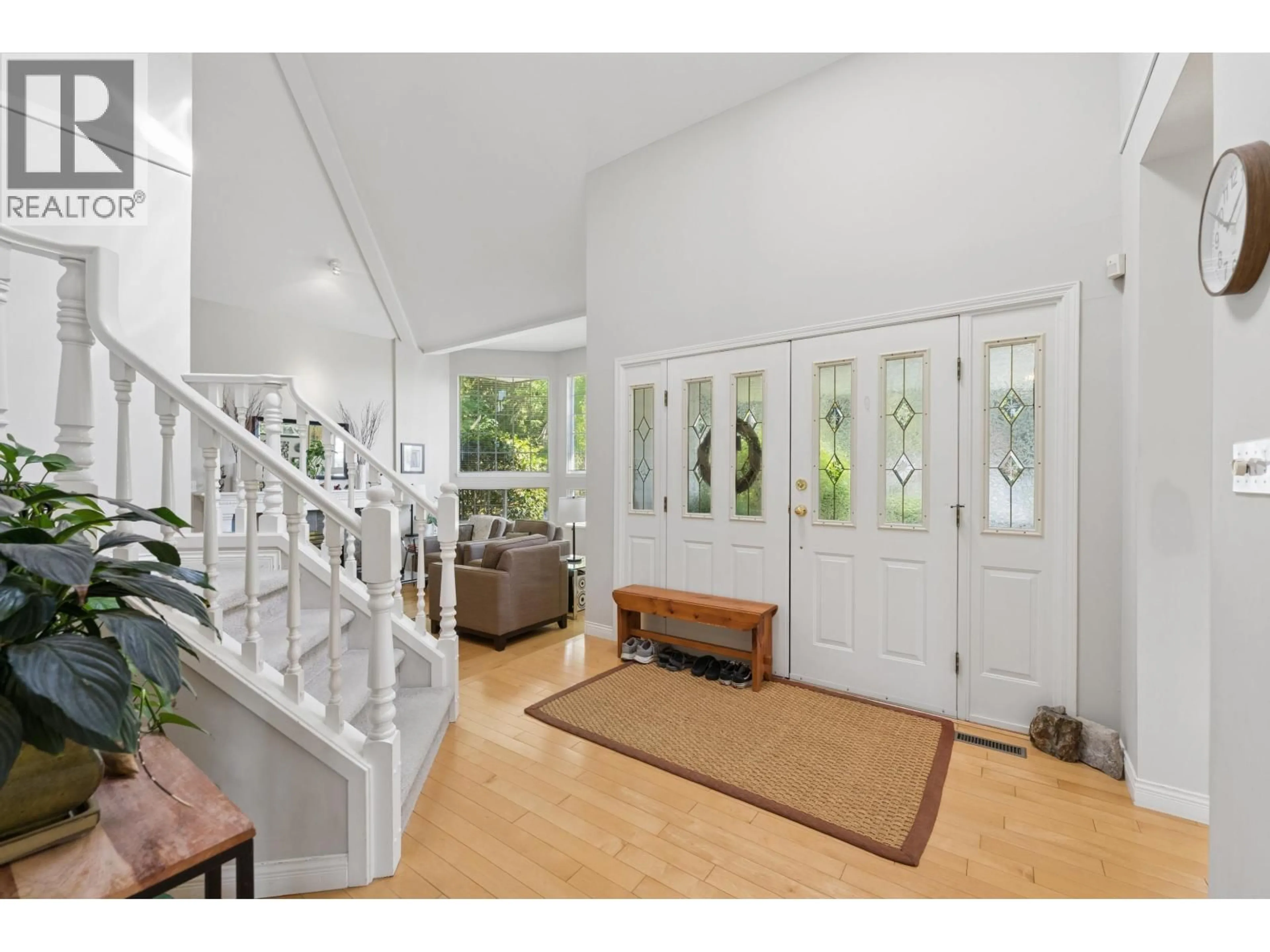 Indoor foyer for 13 TIMBERCREST DRIVE, Port Moody British Columbia V3H4T6