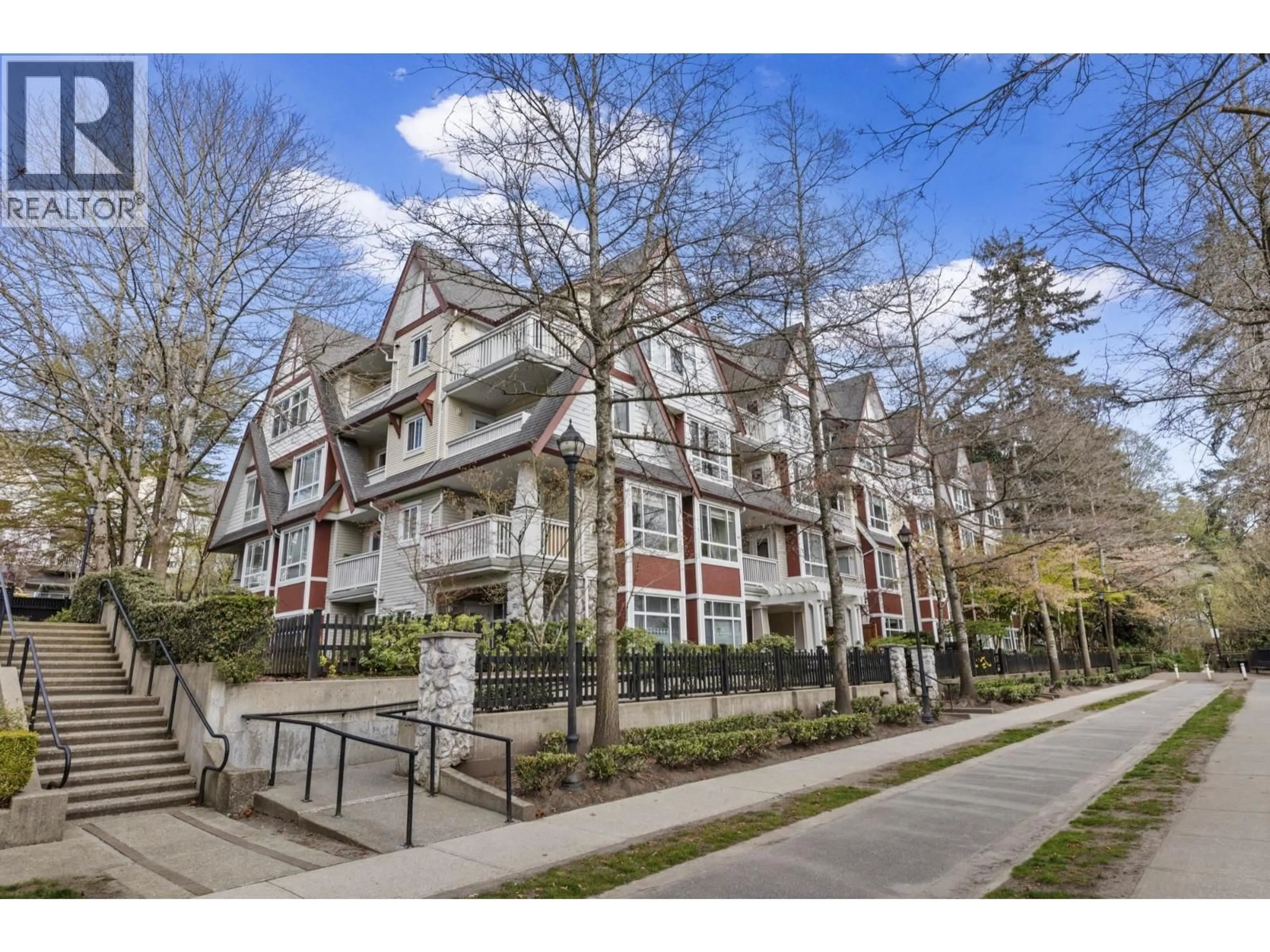 Patio, street for 322 - 6833 VILLAGE, Burnaby British Columbia V5E4M1