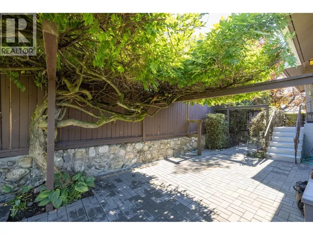 424 QUEENS ROAD, North Vancouver 5