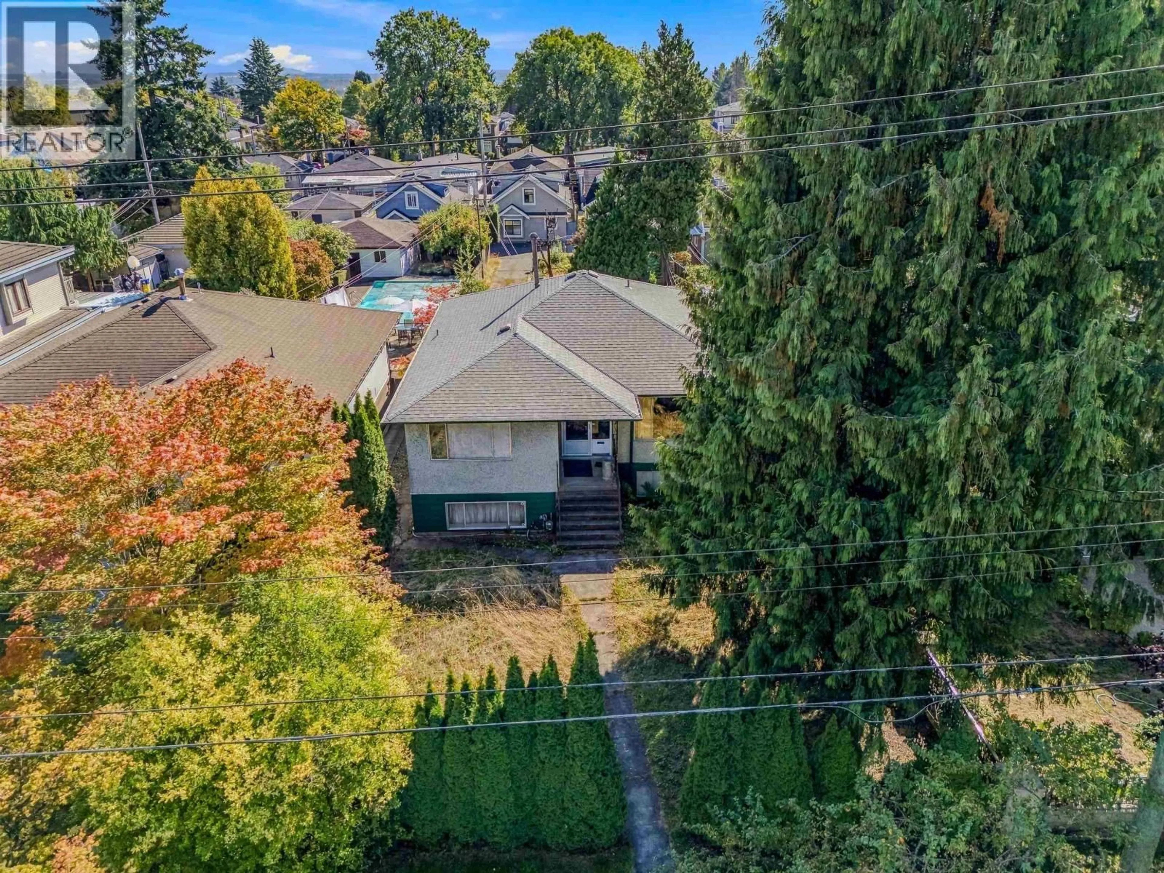 A pic from outside/outdoor area/front of a property/back of a property/a pic from drone, unknown for 1154 53RD AVENUE, Vancouver British Columbia V5X1J8
