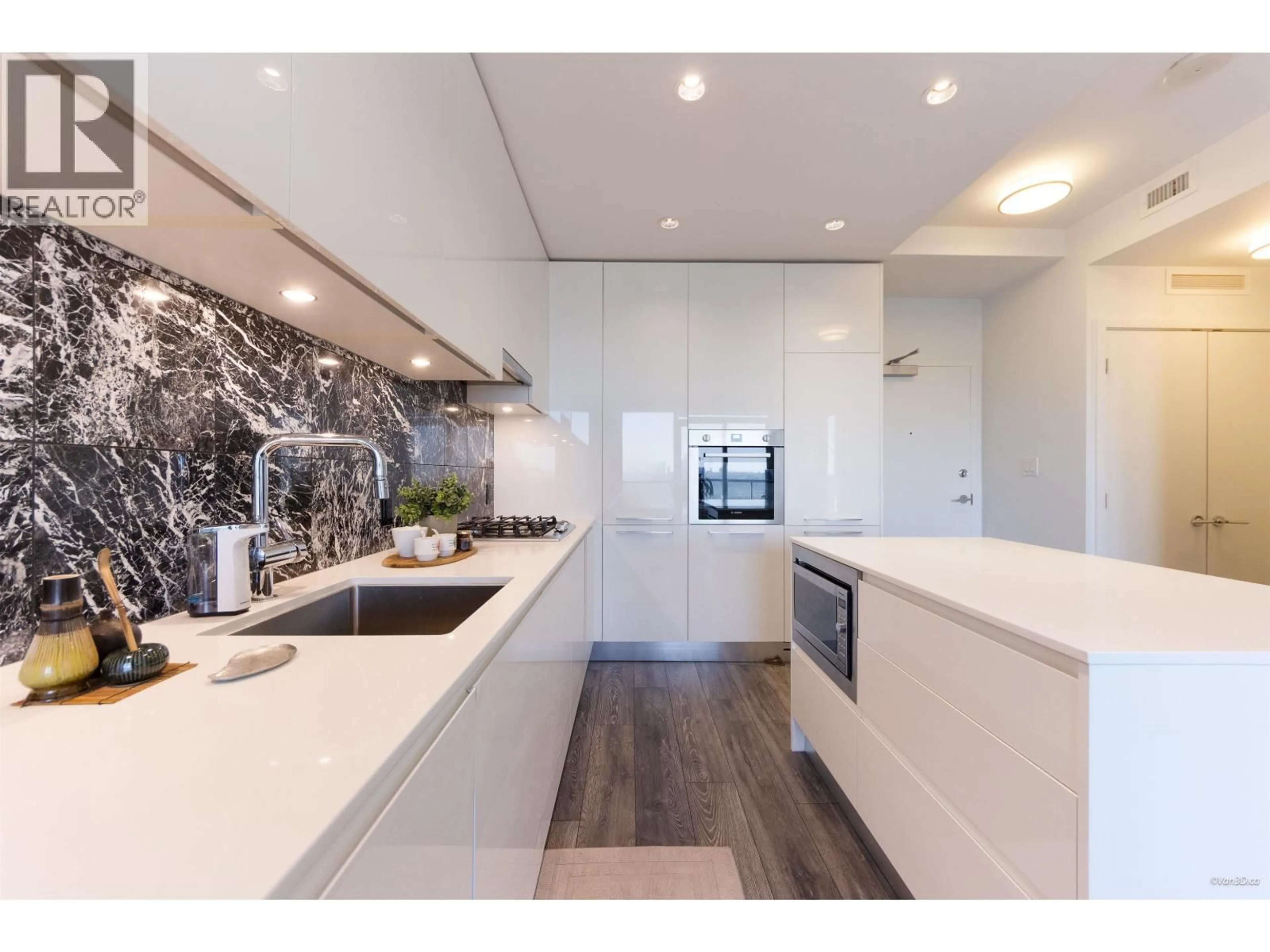 Contemporary kitchen, unknown for 3303 - 1955 ALPHA WAY, Burnaby British Columbia V5C0K6