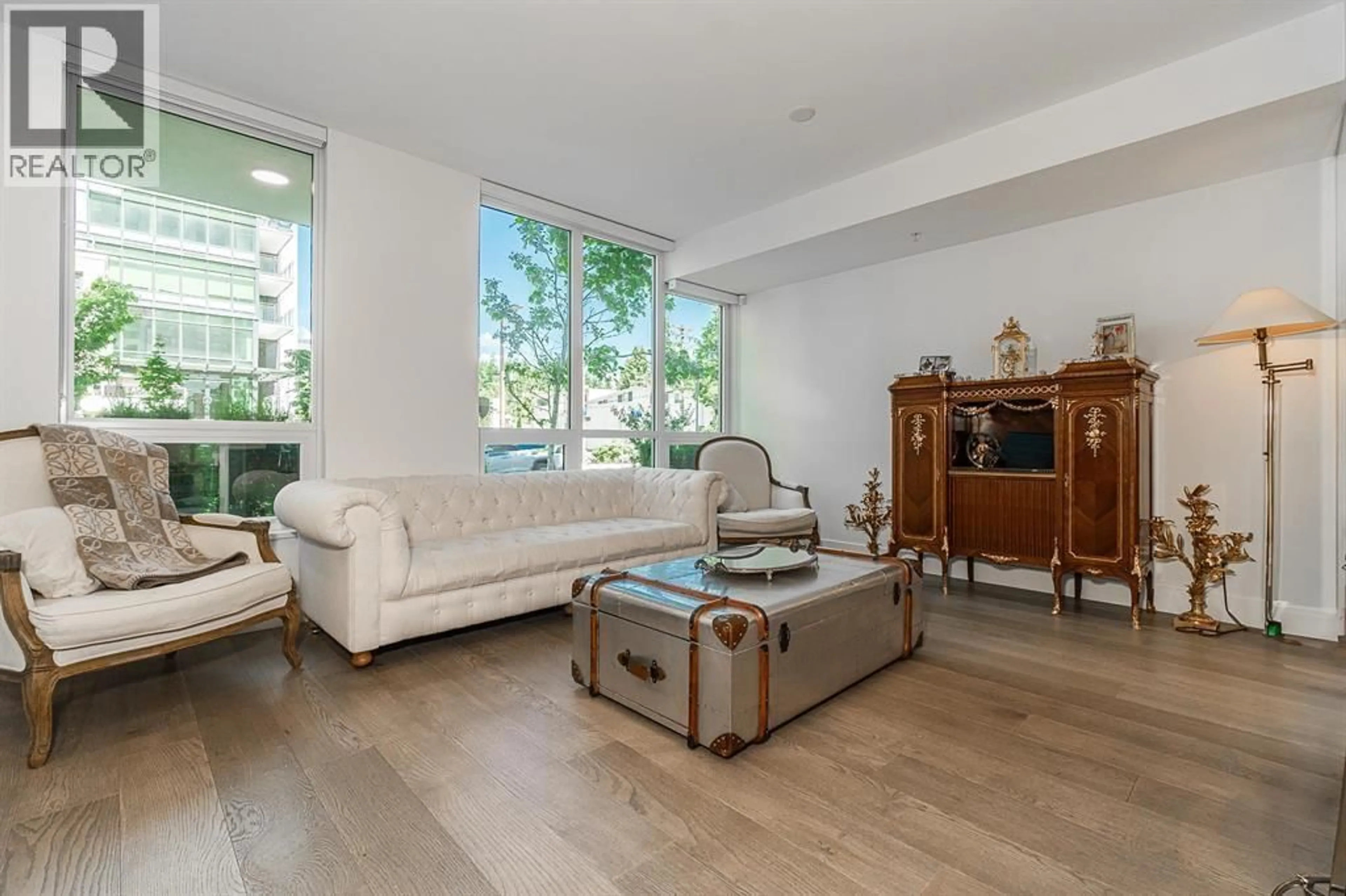 Living room with furniture, unknown for 2025 CURLING ROAD, North Vancouver British Columbia V7P3B4