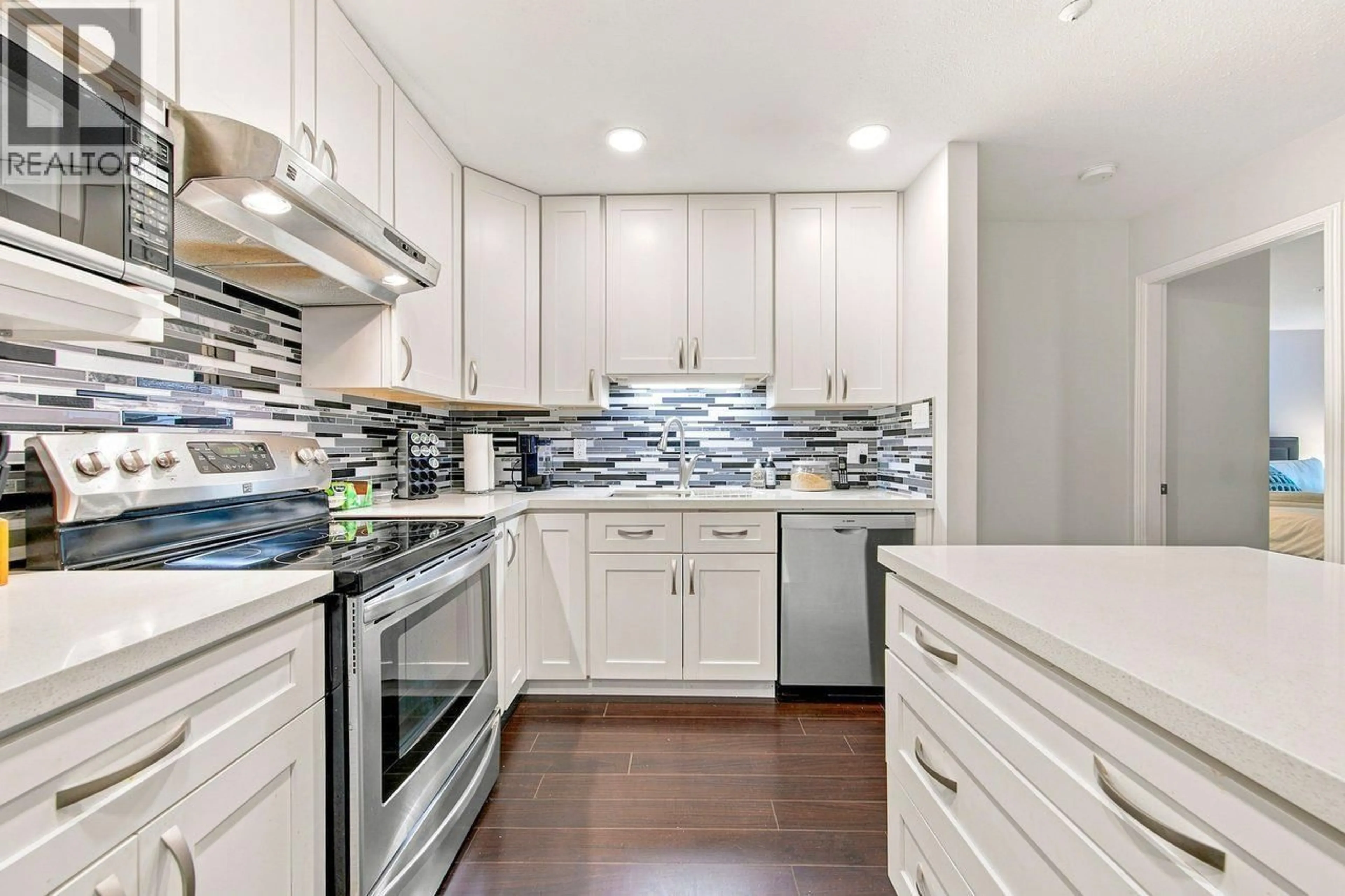 Contemporary kitchen, ceramic/tile floor for 113 - 2978 BURLINGTON DRIVE, Coquitlam British Columbia V3B7S6